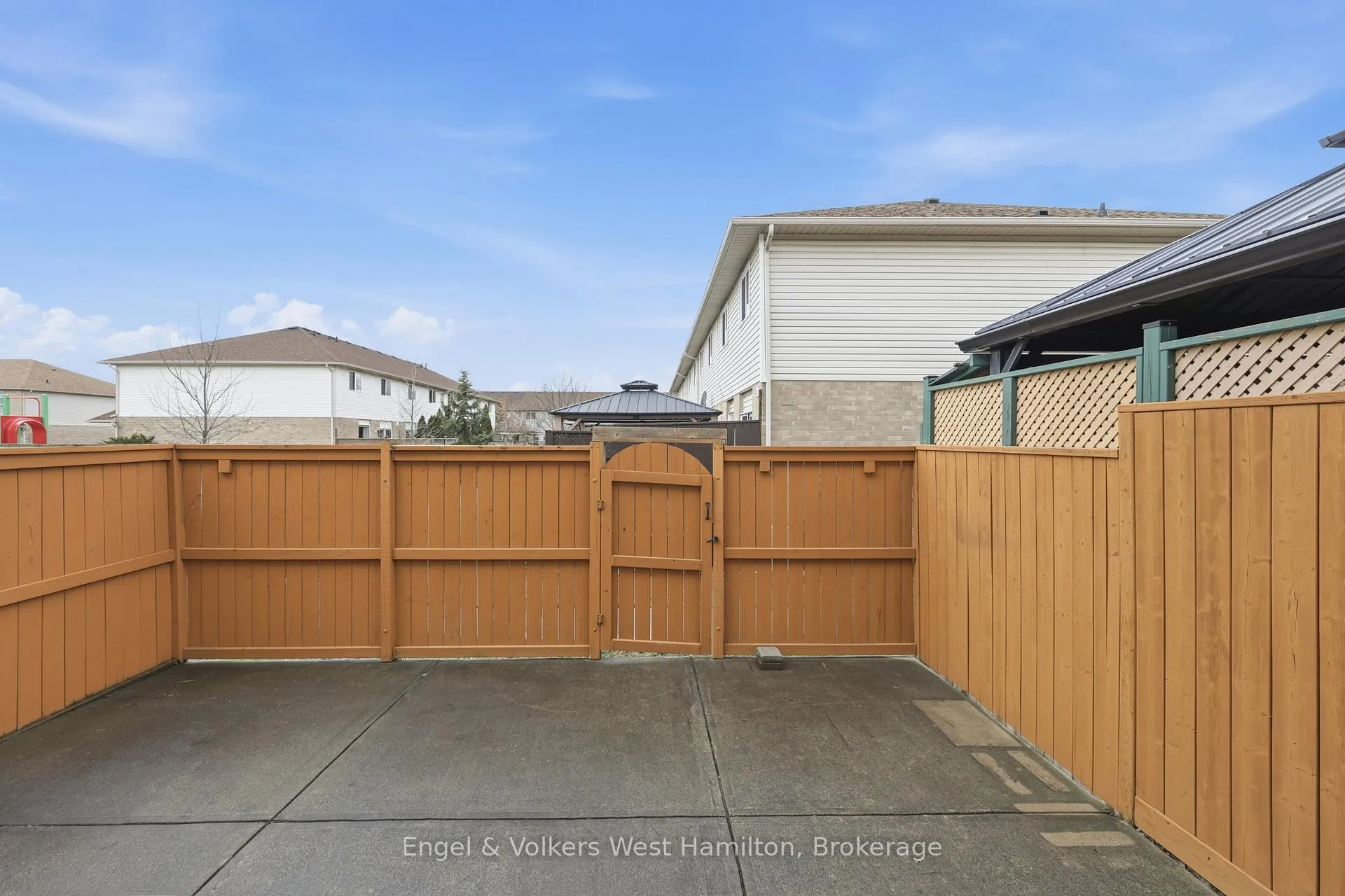 Photo 25 of Unit 41, 39 Pinewoods Drive, Hamilton, Stoney Creek Mountain — HOMEH