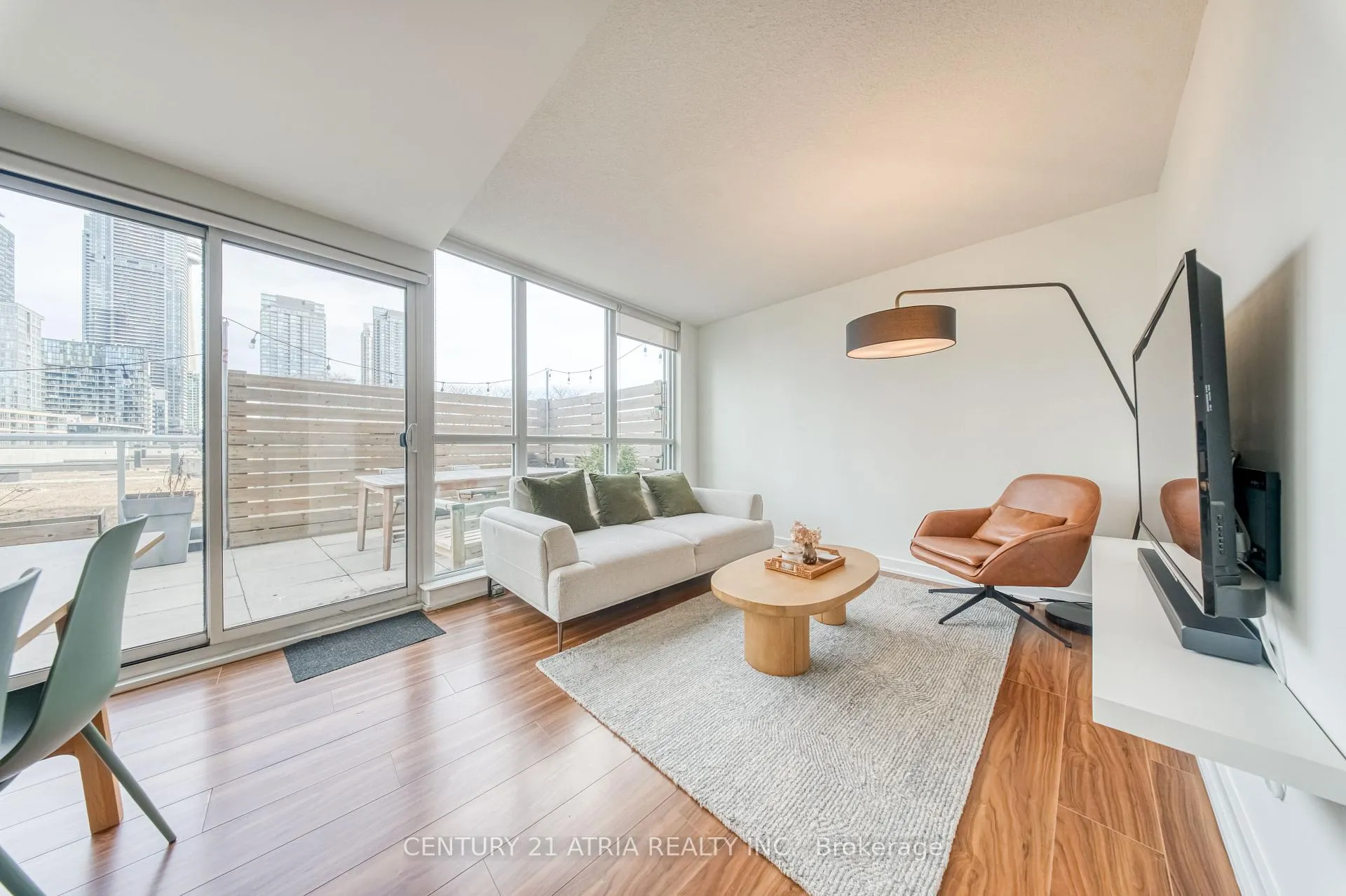 Photo 10 of Unit 812, 85 Queens Wharf Road, Toronto, Waterfront Communities — HOMEH