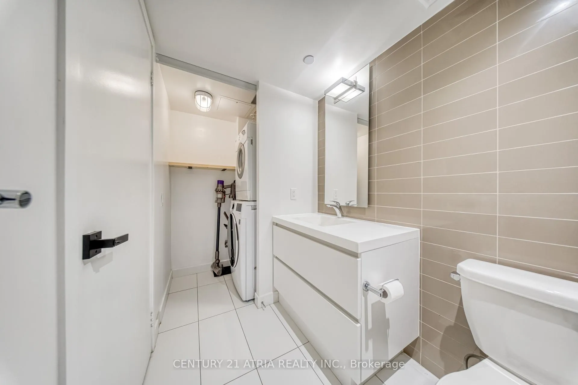 Photo 32 of Unit 812, 85 Queens Wharf Road, Toronto, Waterfront Communities — HOMEH