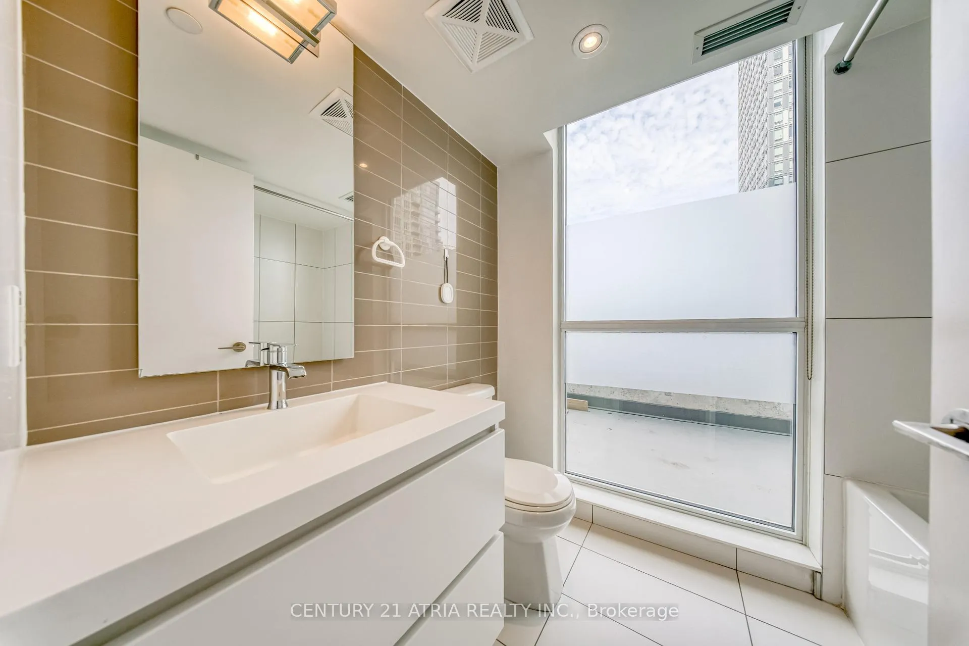 Photo 38 of Unit 812, 85 Queens Wharf Road, Toronto, Waterfront Communities — HOMEH
