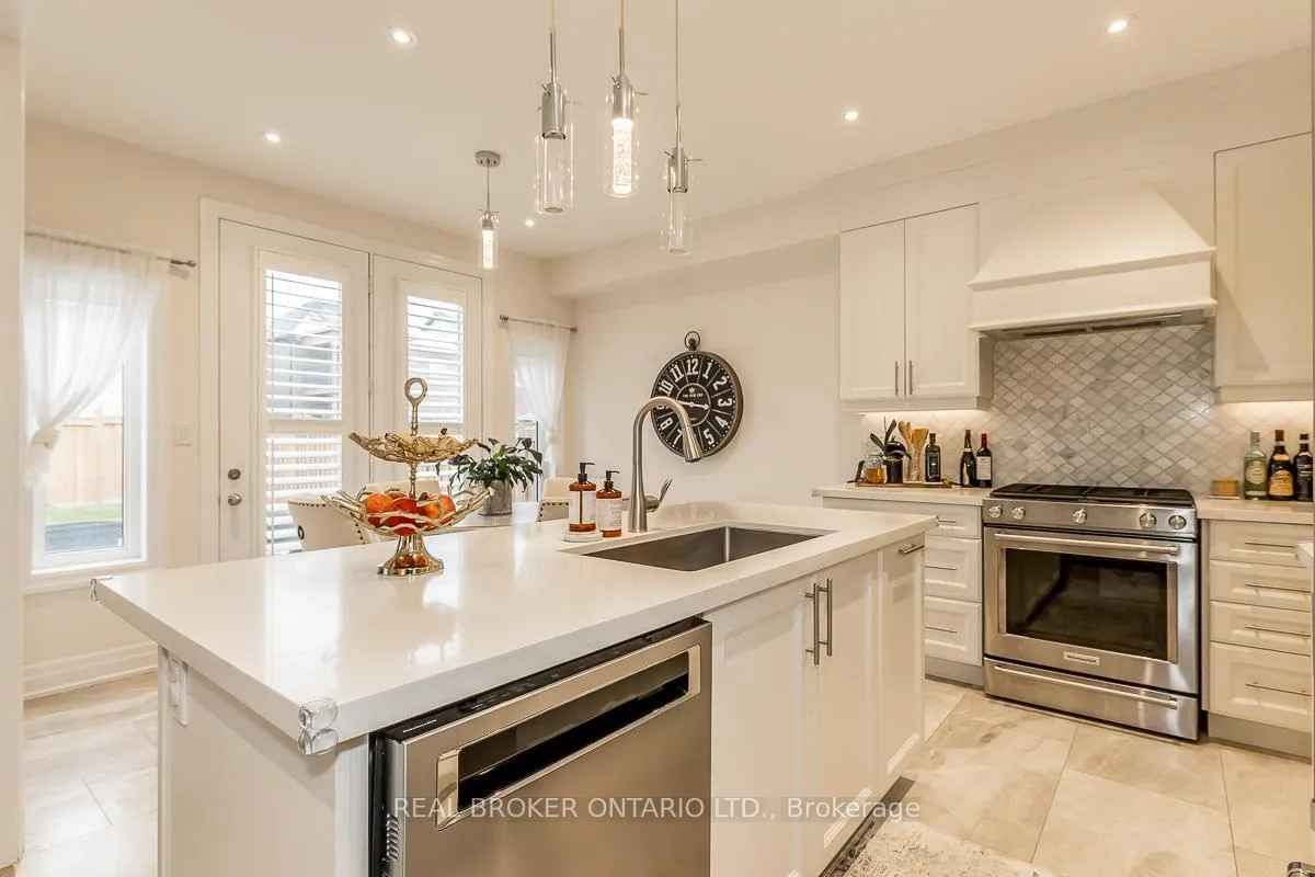 Photo 8 of 1532 Emberton Way, Innisfil, Alcona — HOMEH