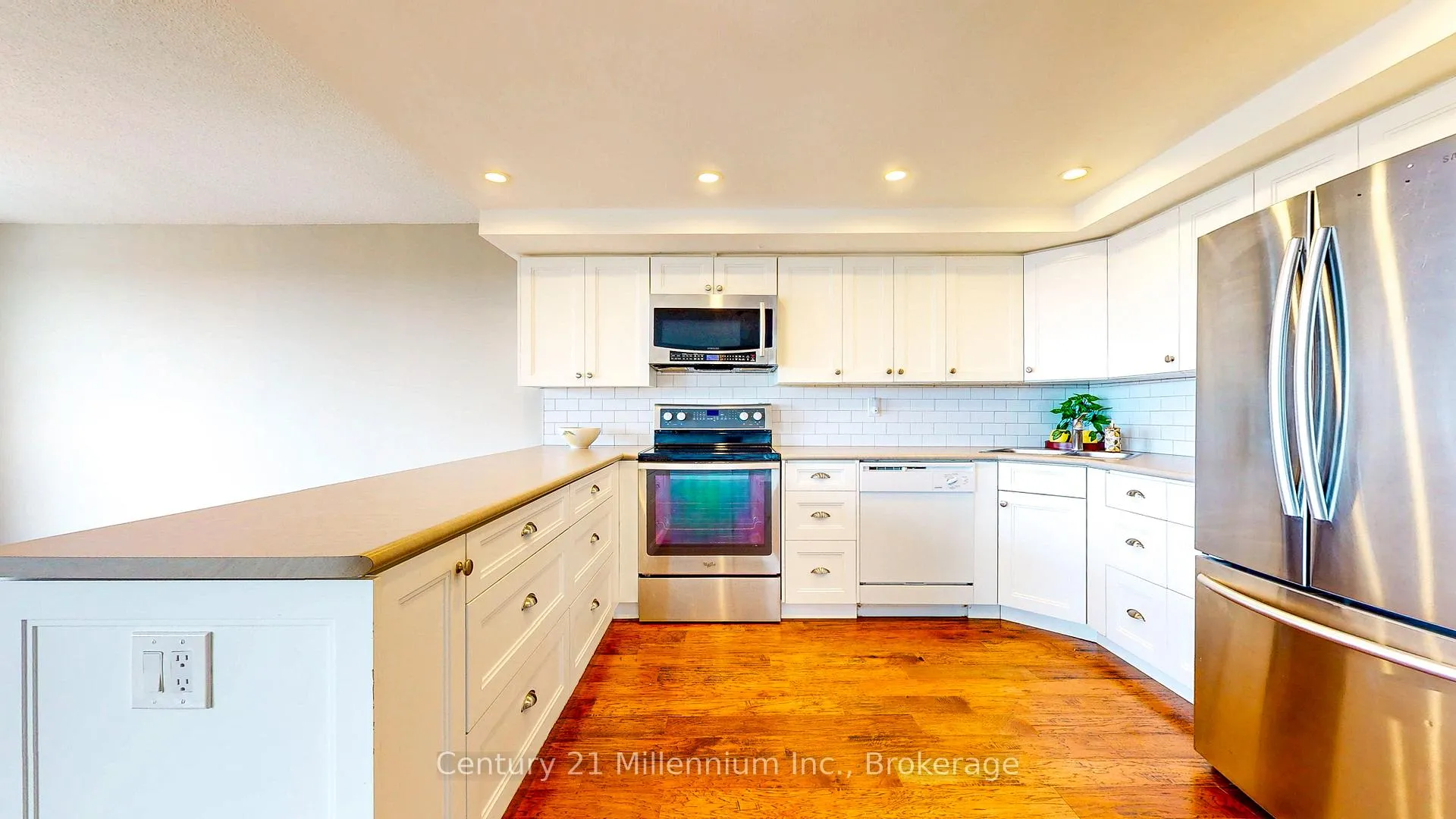 Photo 8 of Unit 614, 172 Eighth Street, Collingwood — HOMEH