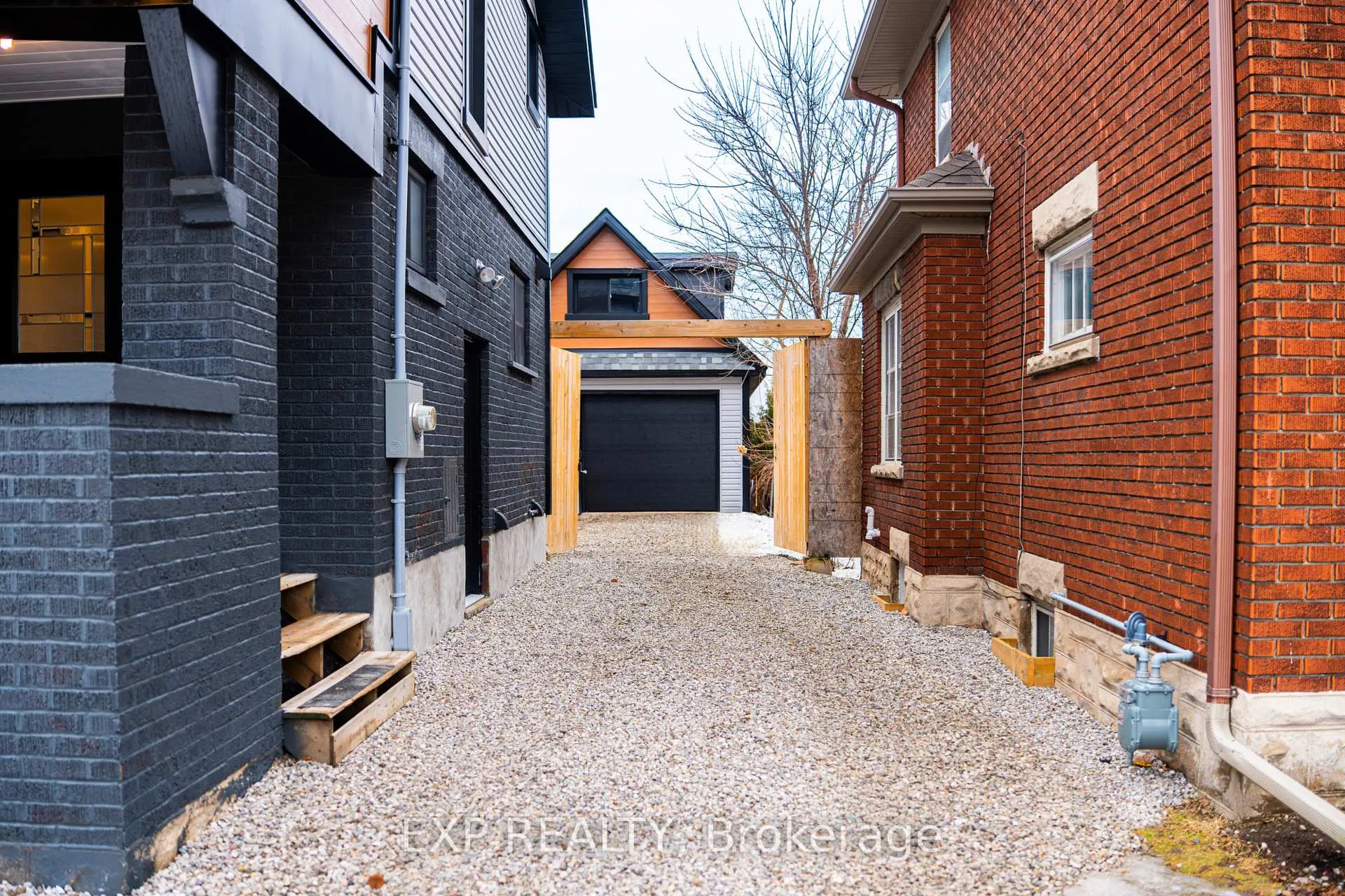 Photo 4 of 35 Stirling Avenue N, Kitchener — HOMEH