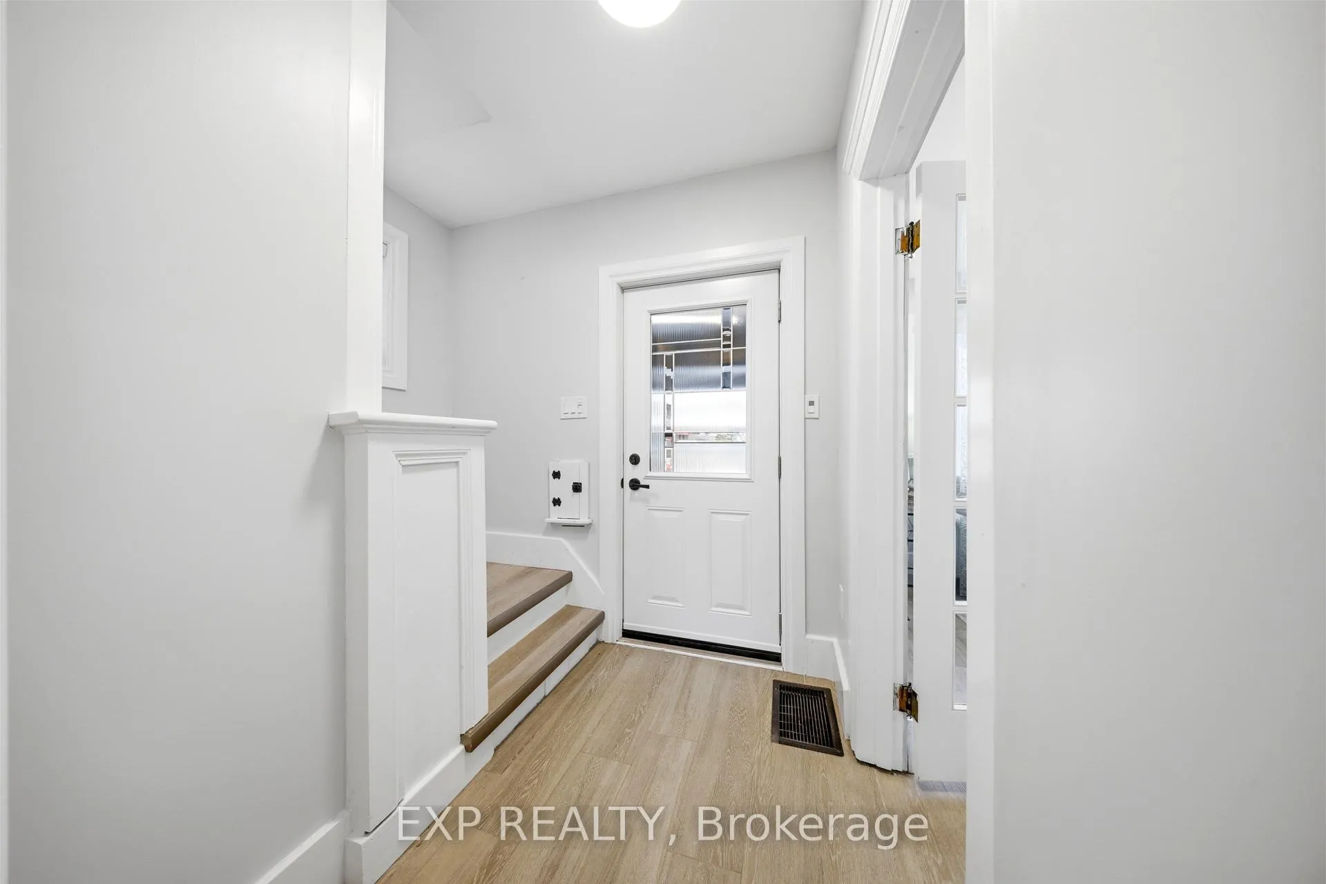 Photo 8 of 35 Stirling Avenue N, Kitchener — HOMEH