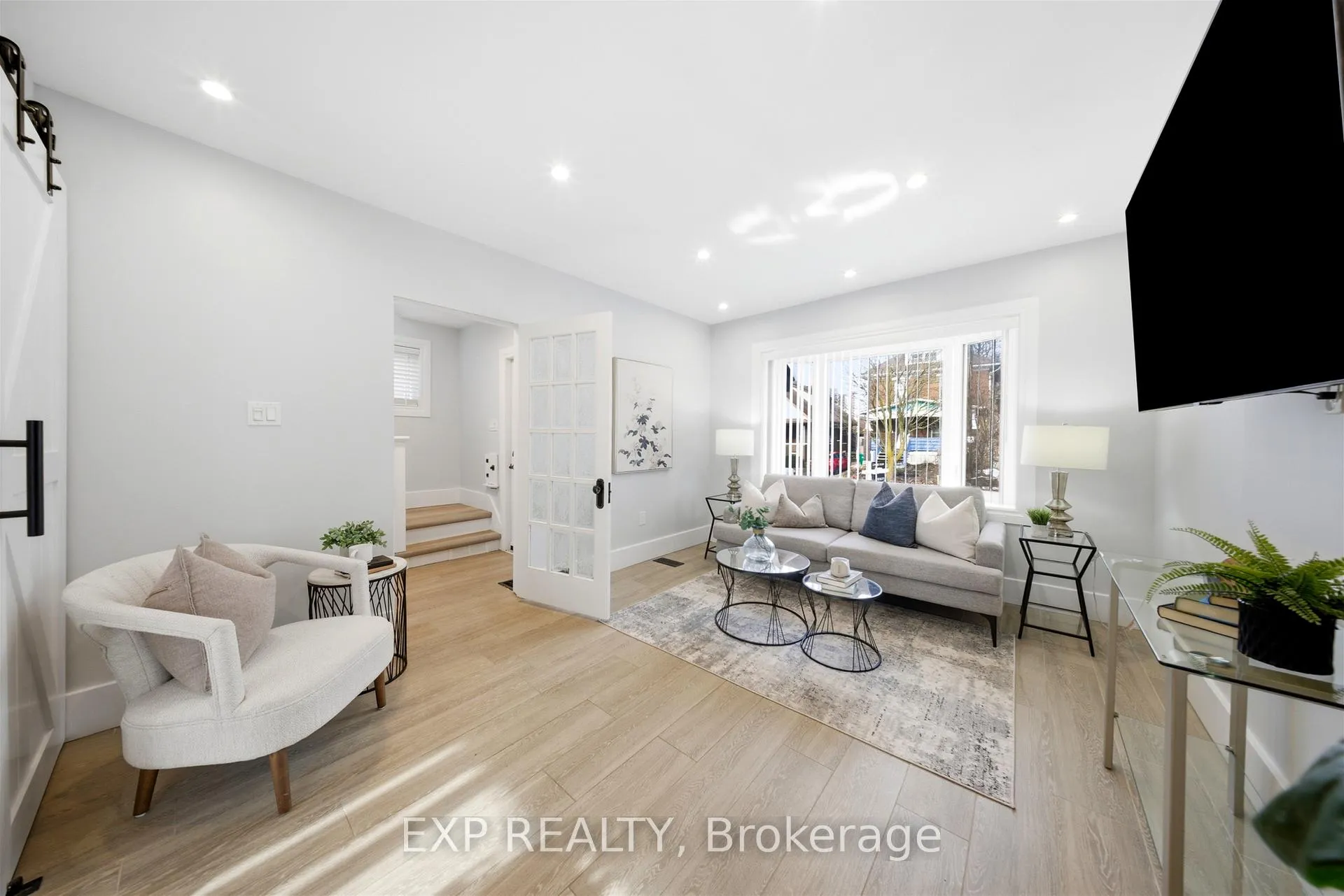 Photo 11 of 35 Stirling Avenue N, Kitchener — HOMEH