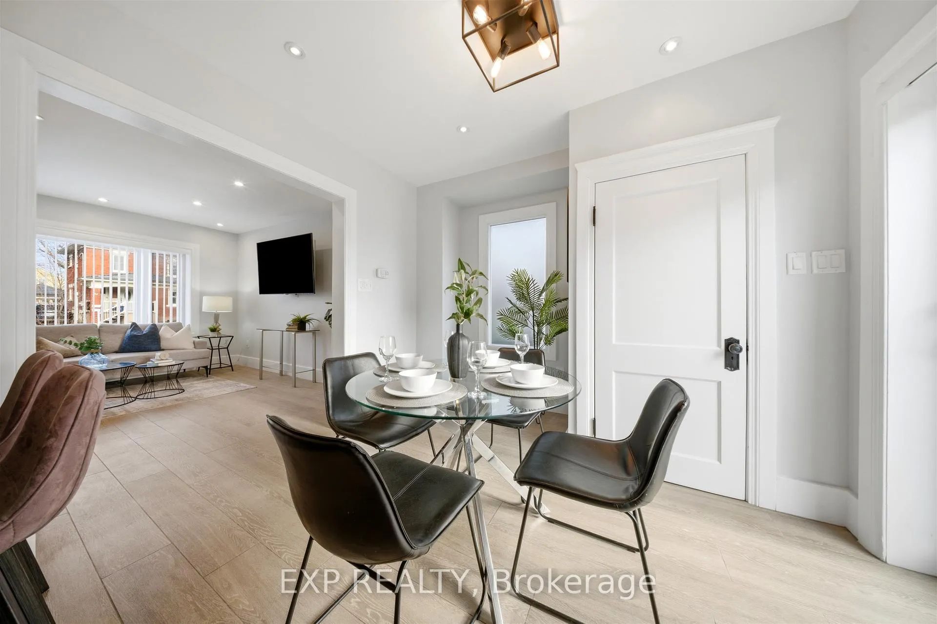 Photo 17 of 35 Stirling Avenue N, Kitchener — HOMEH