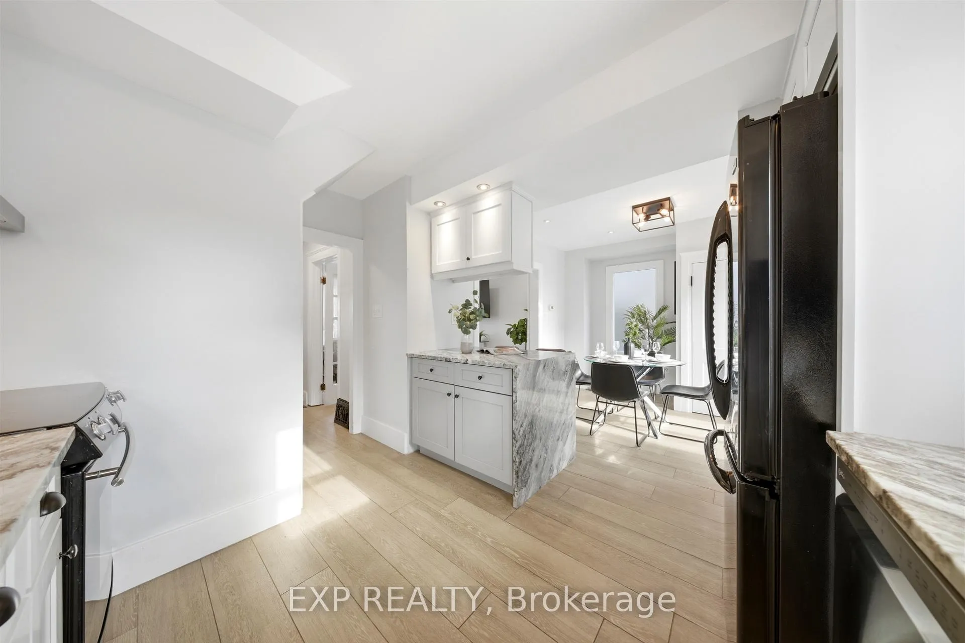 Photo 22 of 35 Stirling Avenue N, Kitchener — HOMEH