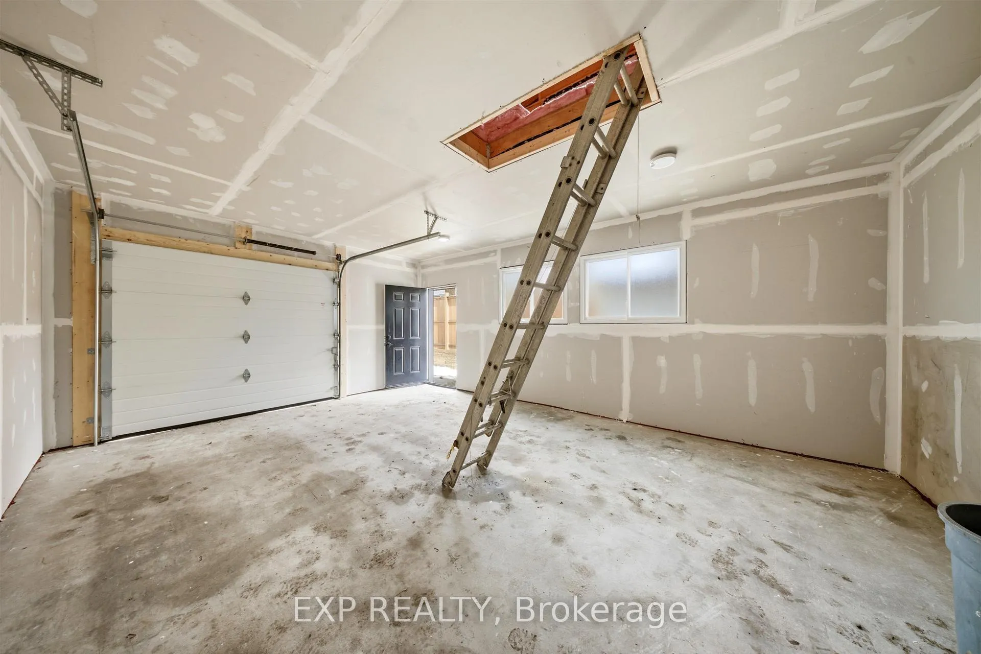 Photo 32 of 35 Stirling Avenue N, Kitchener — HOMEH