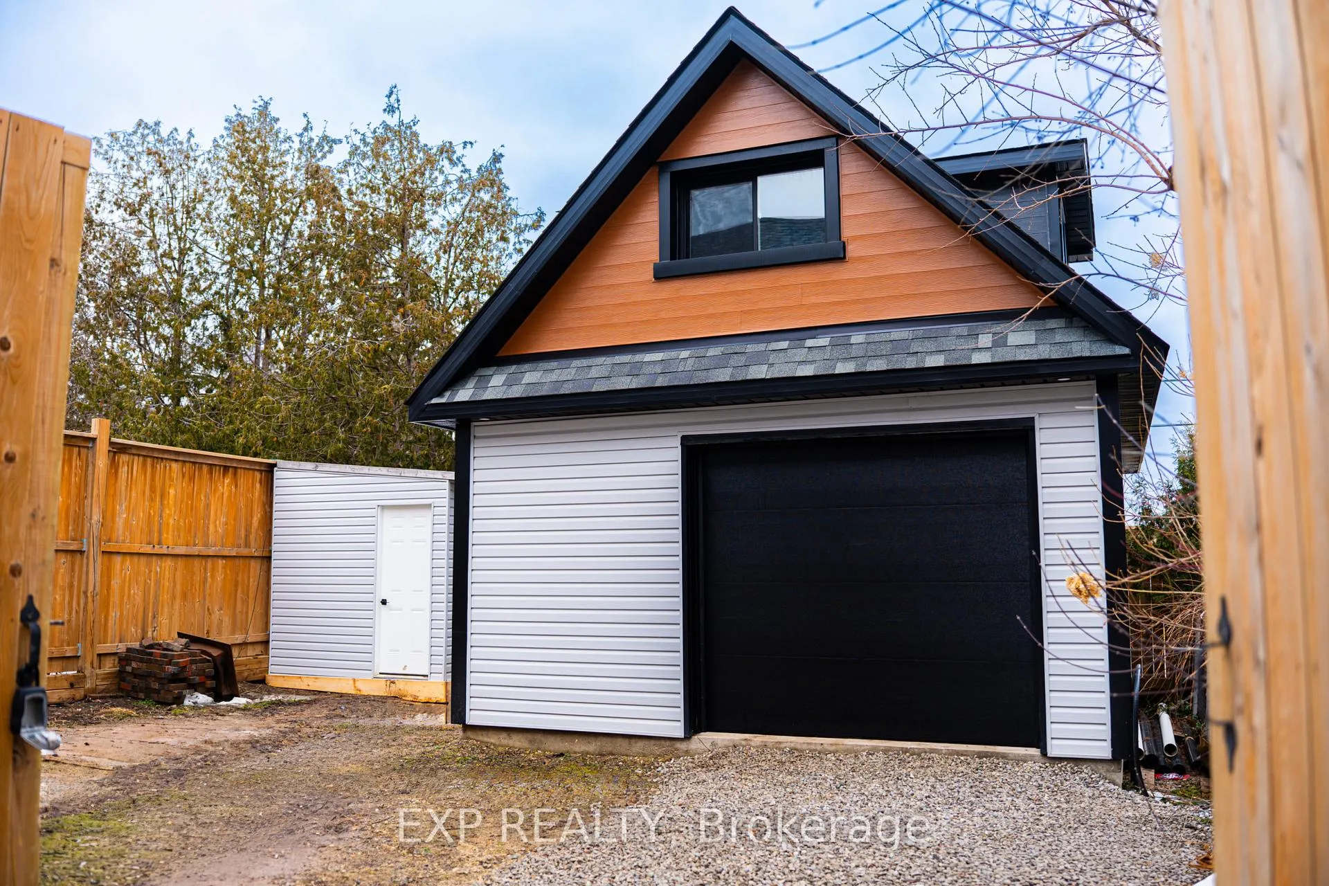 Photo 36 of 35 Stirling Avenue N, Kitchener — HOMEH