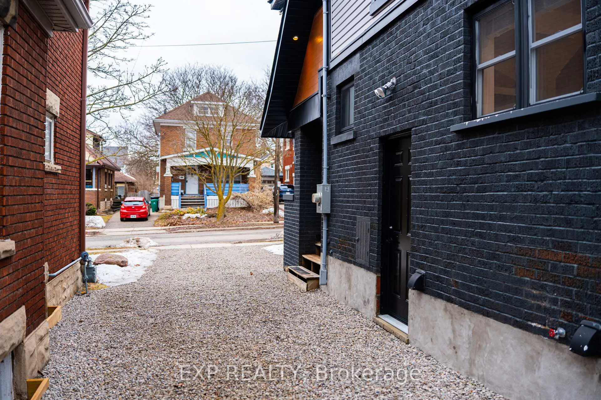 Photo 38 of 35 Stirling Avenue N, Kitchener — HOMEH