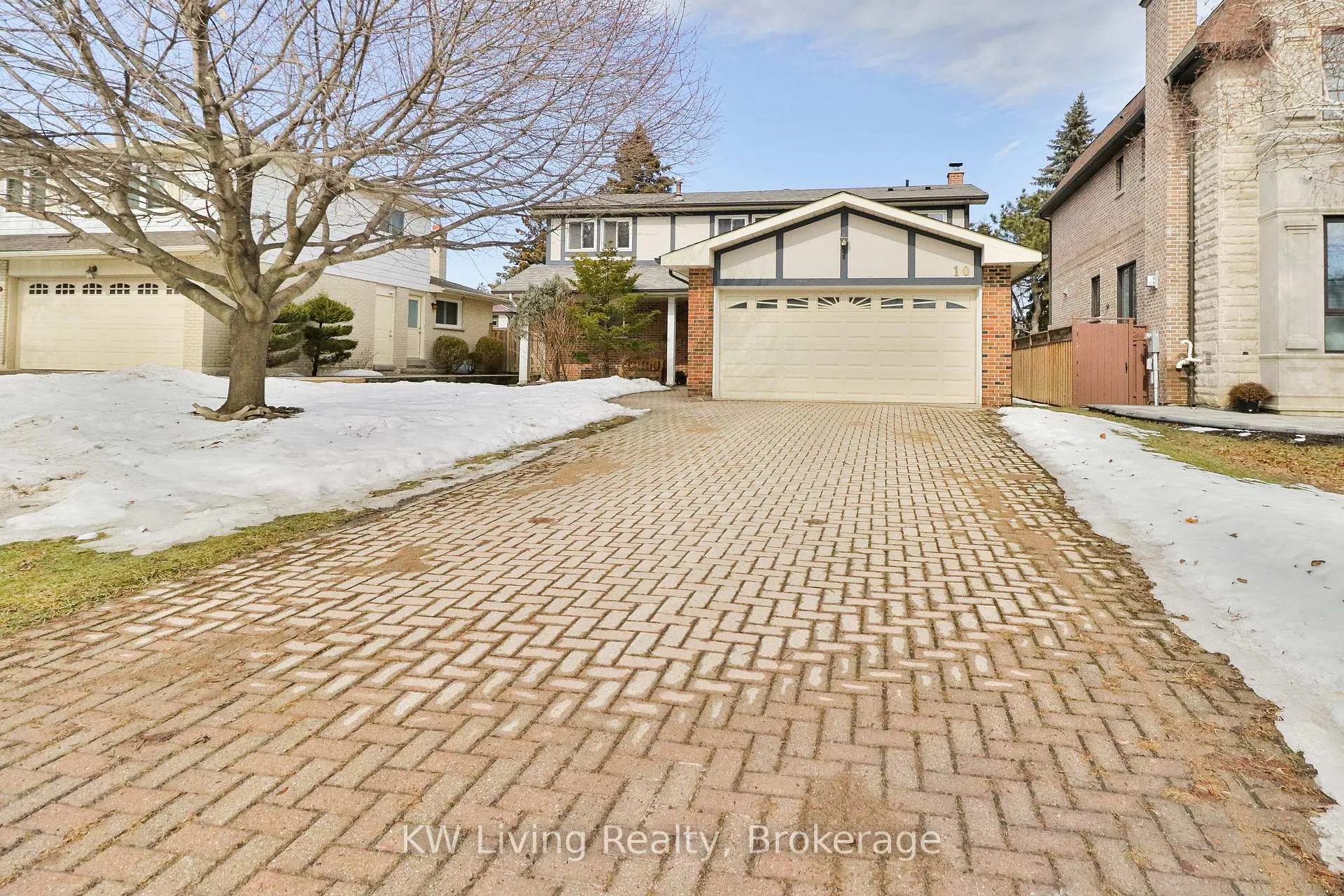 Photo 2 of 10 Liebeck Crescent, Markham, Unionville — HOMEH