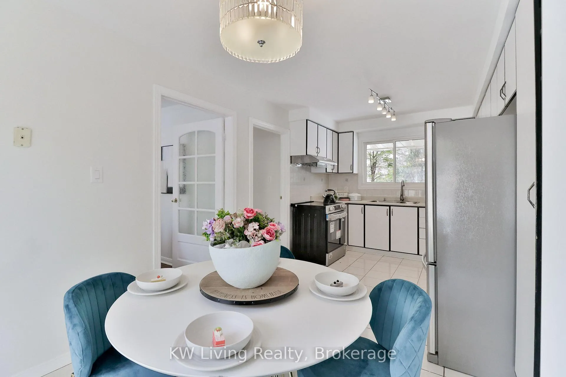 Photo 15 of 10 Liebeck Crescent, Markham, Unionville — HOMEH