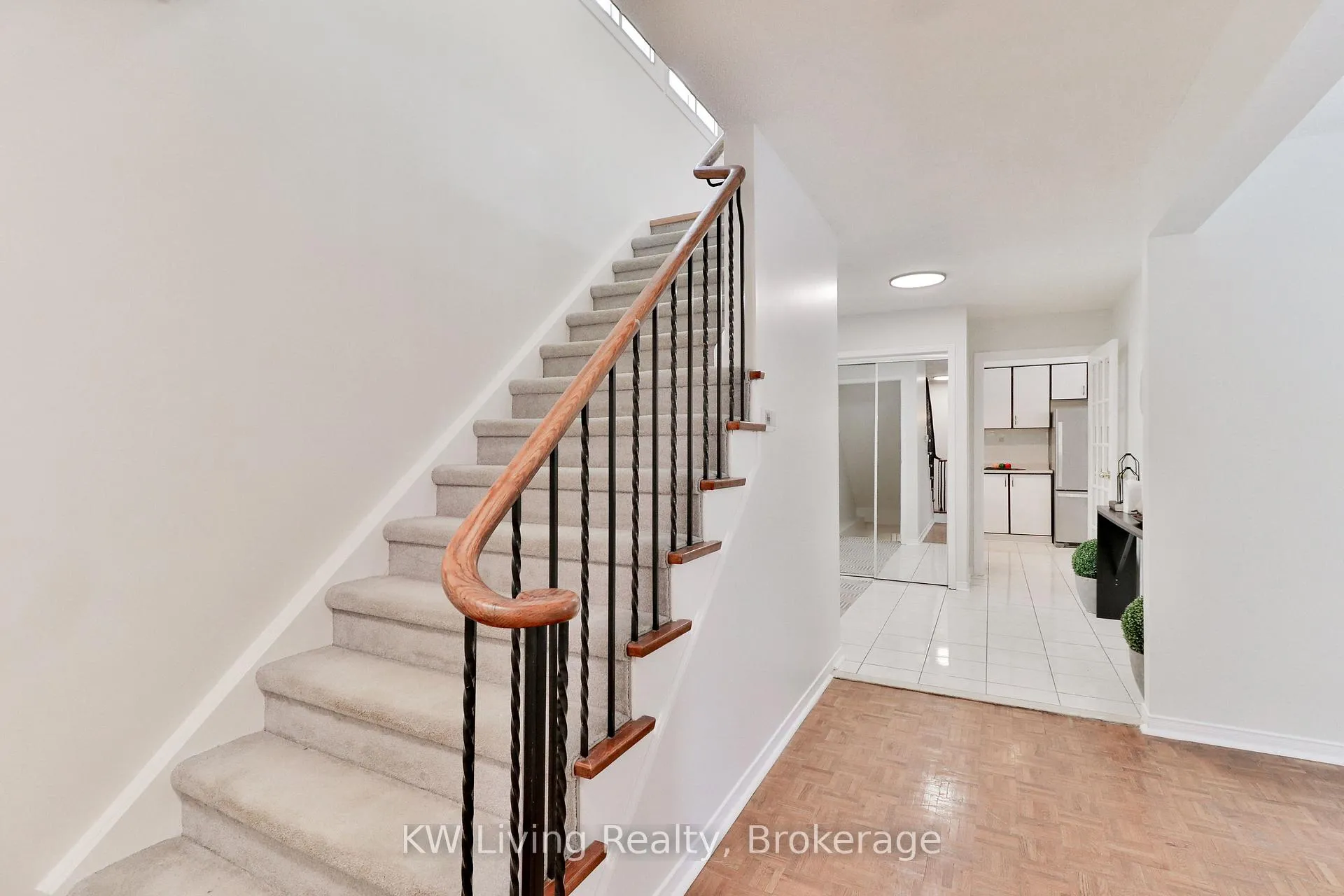 Photo 16 of 10 Liebeck Crescent, Markham, Unionville — HOMEH