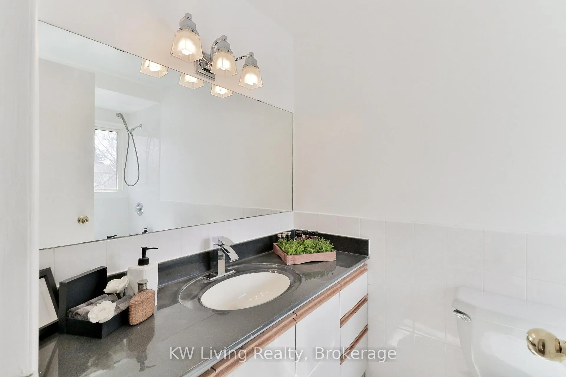 Photo 26 of 10 Liebeck Crescent, Markham, Unionville — HOMEH