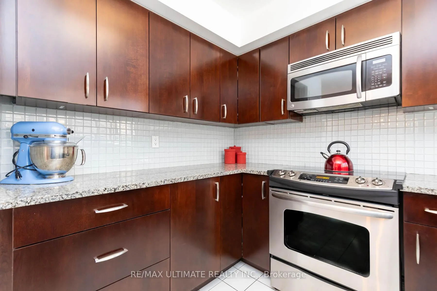 Photo 10 of 7 Sylvan Valleyway, Toronto, Lawrence Park North — HOMEH