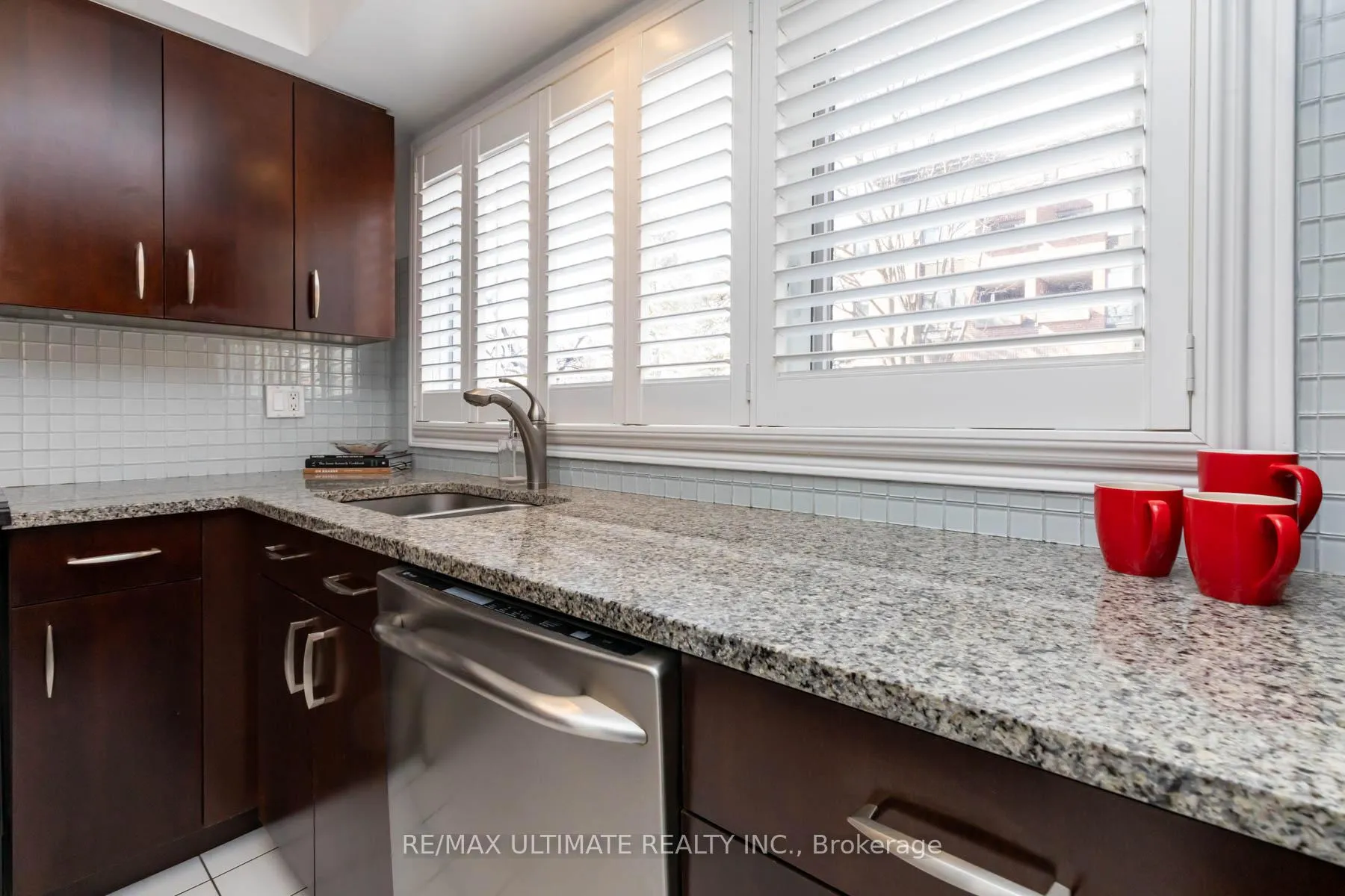 Photo 11 of 7 Sylvan Valleyway, Toronto, Lawrence Park North — HOMEH