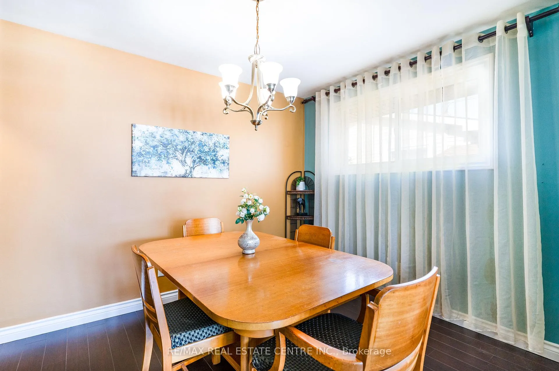 Photo 7 of 102 Greeningdon Drive, Hamilton, Greeningdon — HOMEH