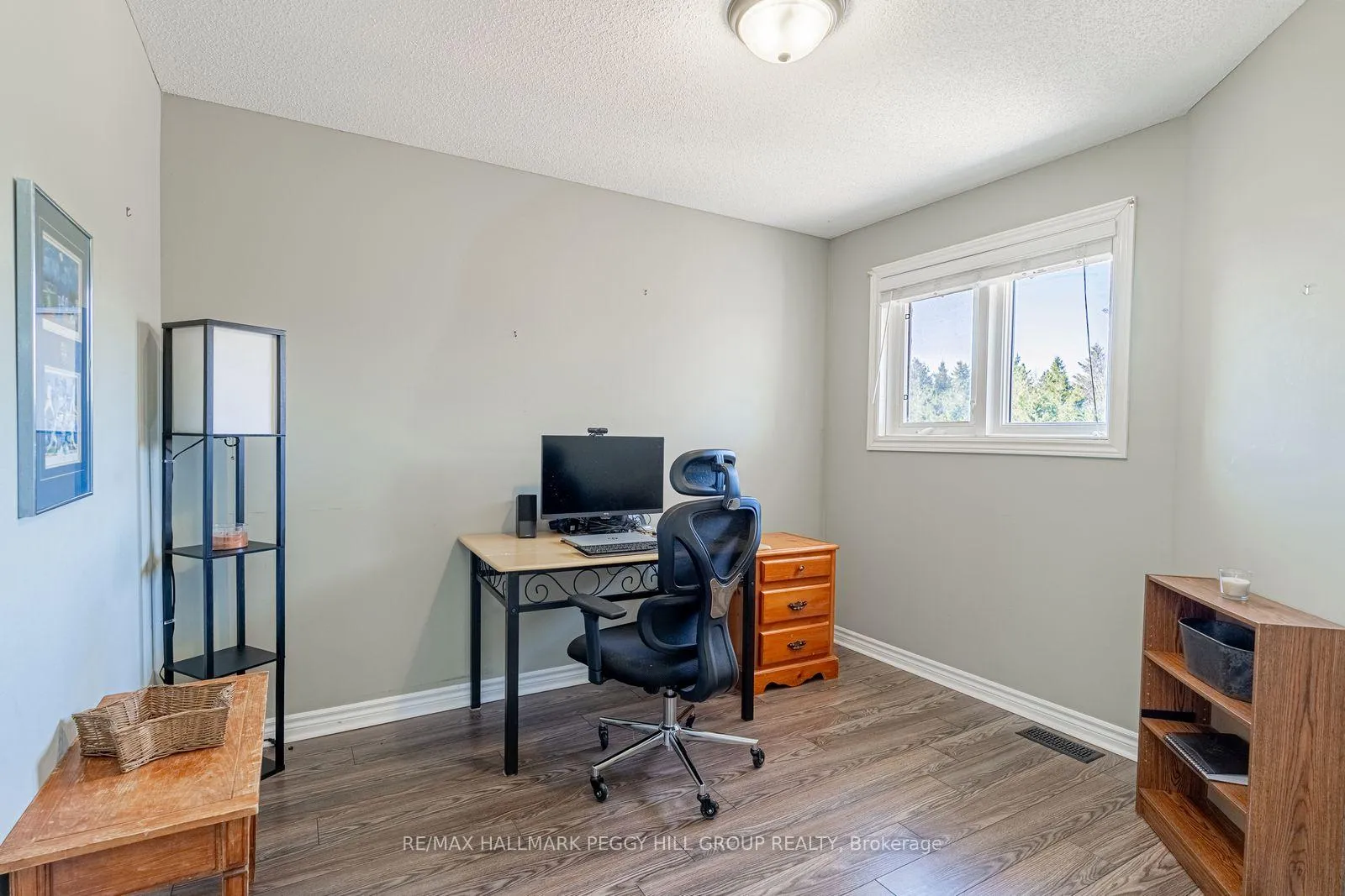Photo 11 of 86 Penvill Trail, Barrie, Ardagh — HOMEH