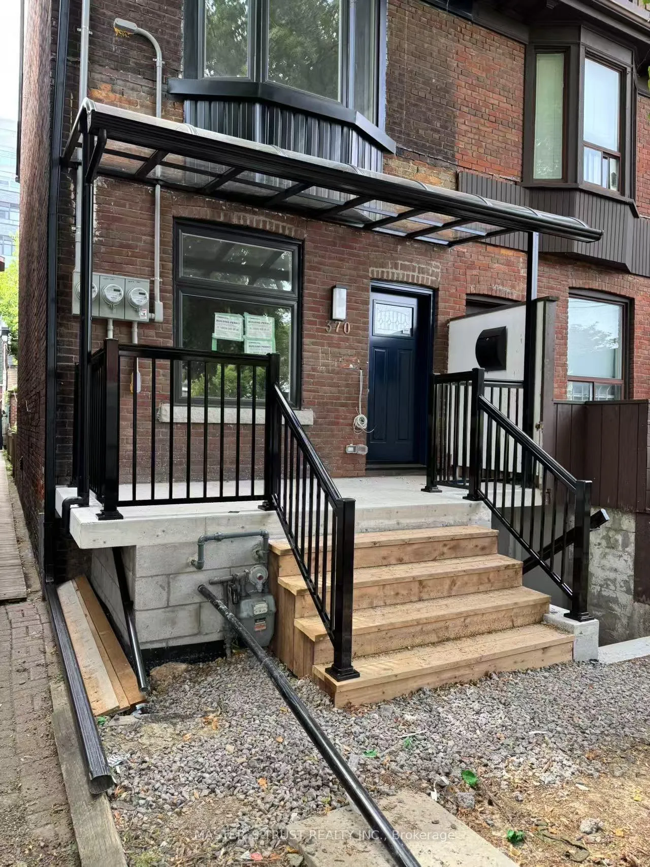 Photo 2 of Unit Unit2, 370 Lippincott Street, Toronto, University — HOMEH