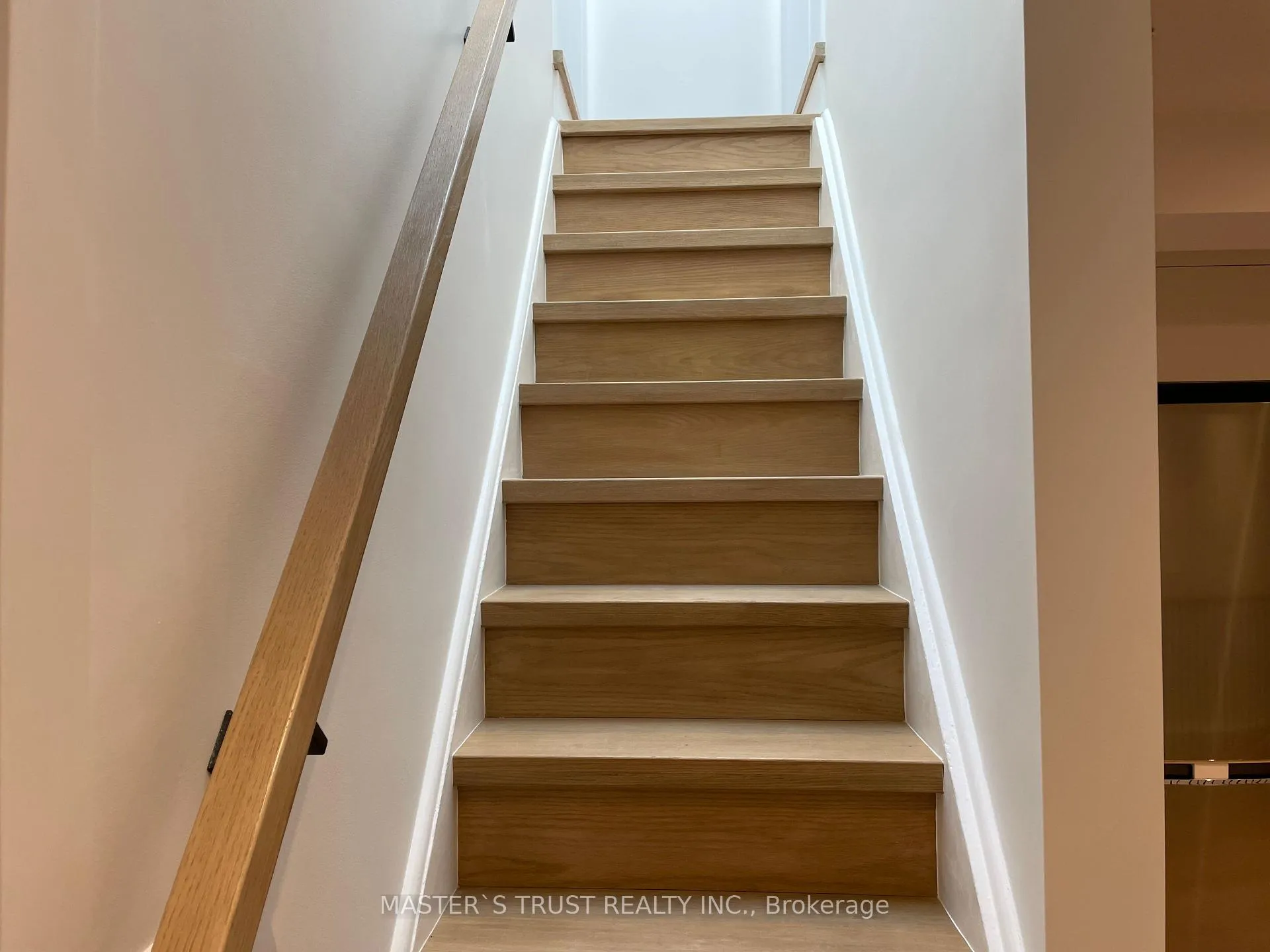 Photo 12 of Unit Unit2, 370 Lippincott Street, Toronto, University — HOMEH