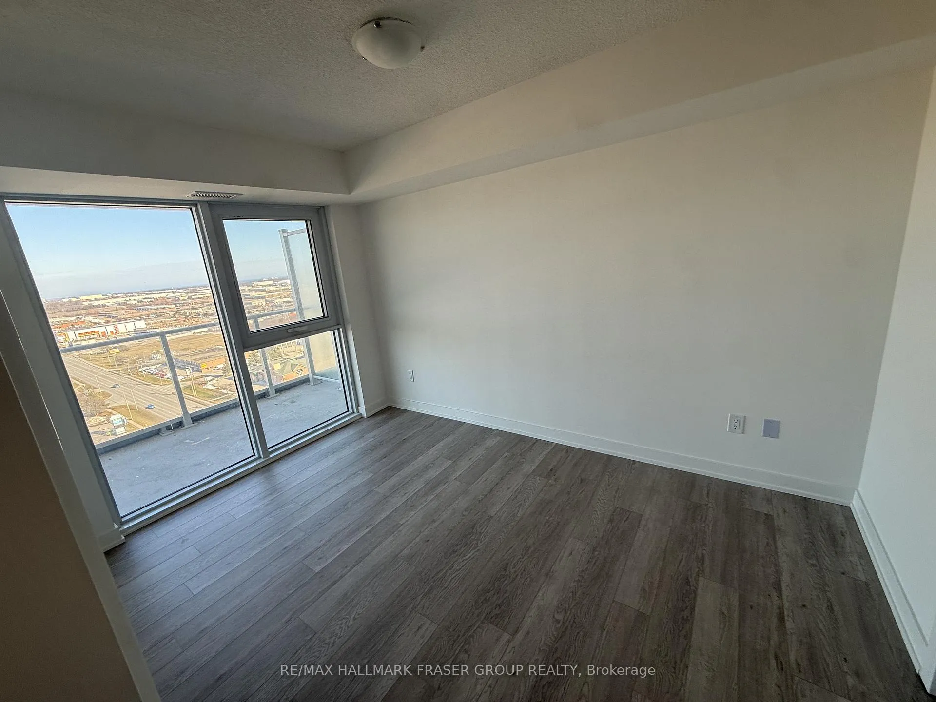 Photo 9 of Unit 1902, 1010 Sandy Beach Road, Pickering, Bay Ridges — HOMEH