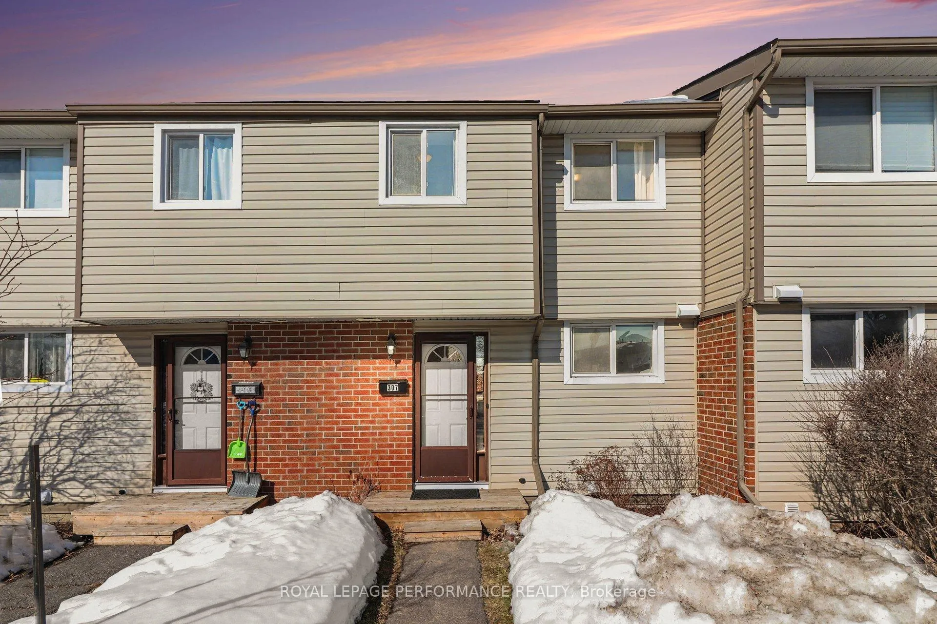 Front of Unit 307, 1441 Palmerston Drive