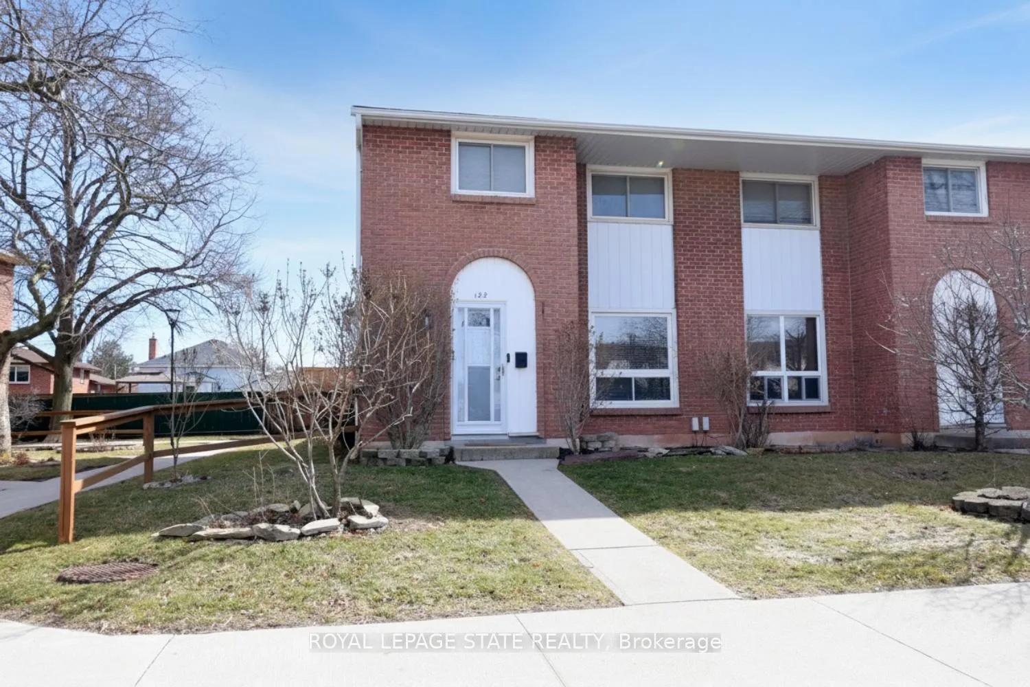 Photo 2 of Unit 122, 150 Gateshead Crescent, Hamilton, Stoney Creek — HOMEH
