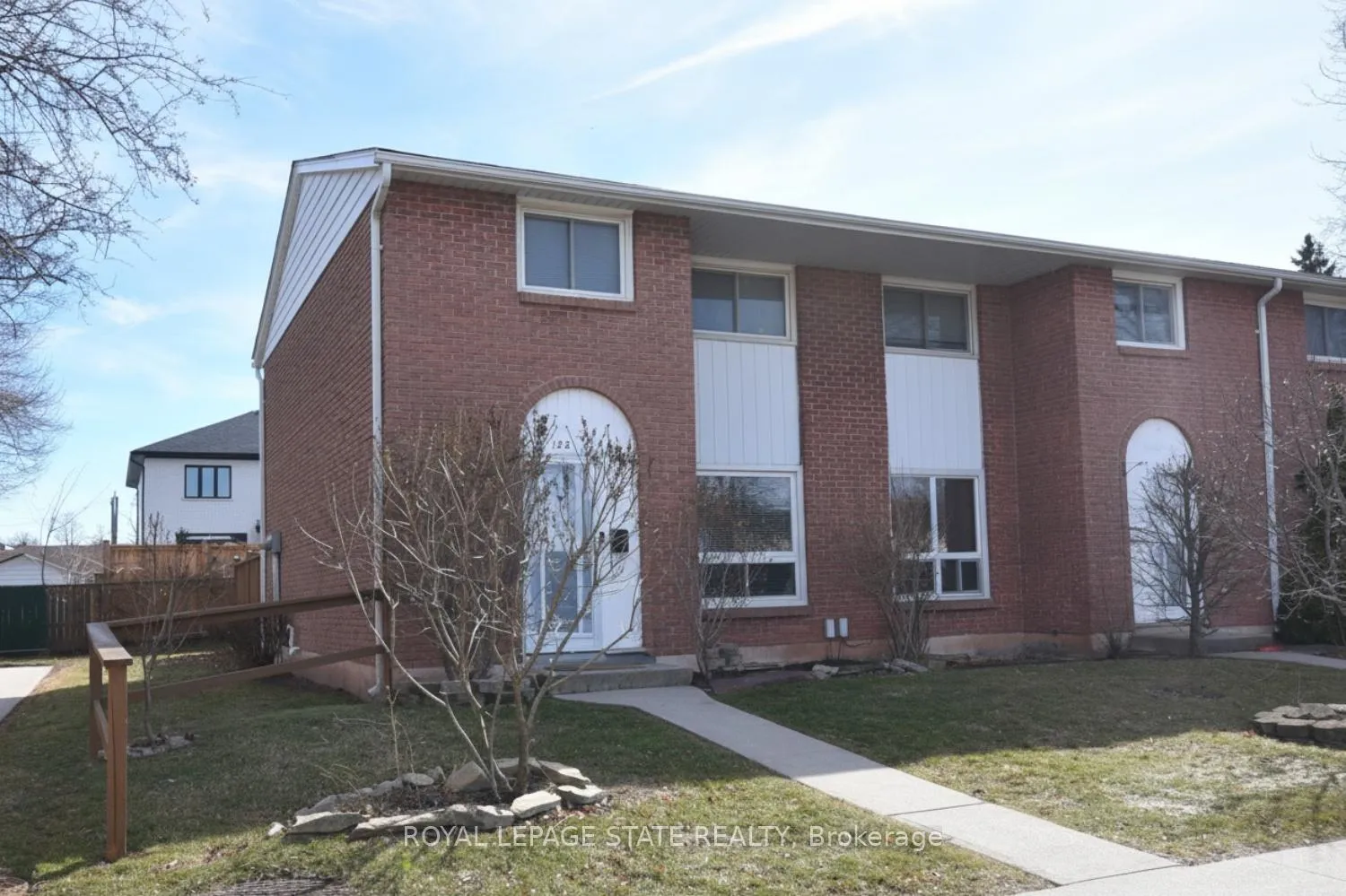 Photo 3 of Unit 122, 150 Gateshead Crescent, Hamilton, Stoney Creek — HOMEH