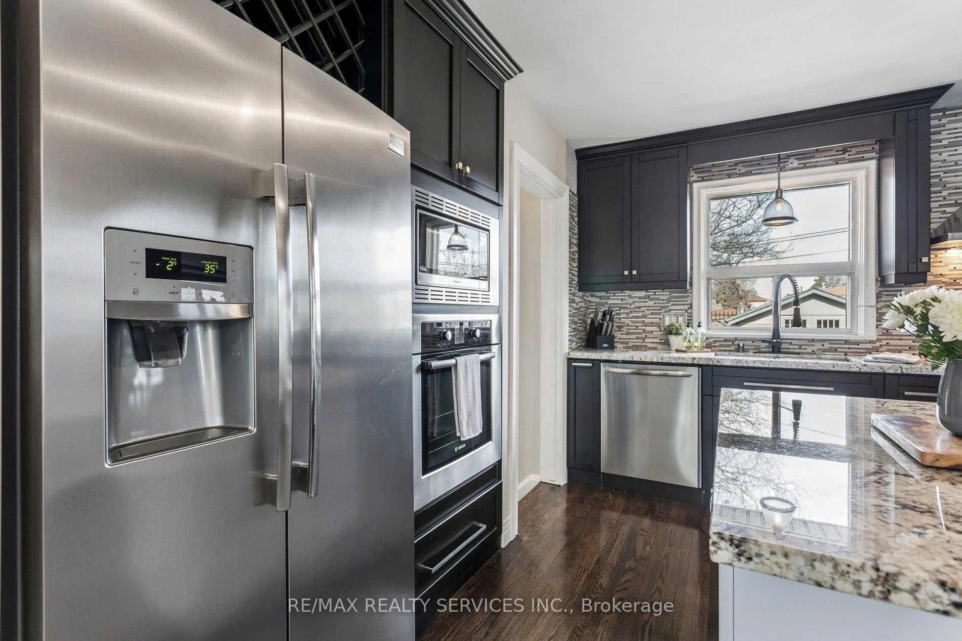 Photo 14 of 92 Eldomar Avenue, Brampton, Brampton East — HOMEH