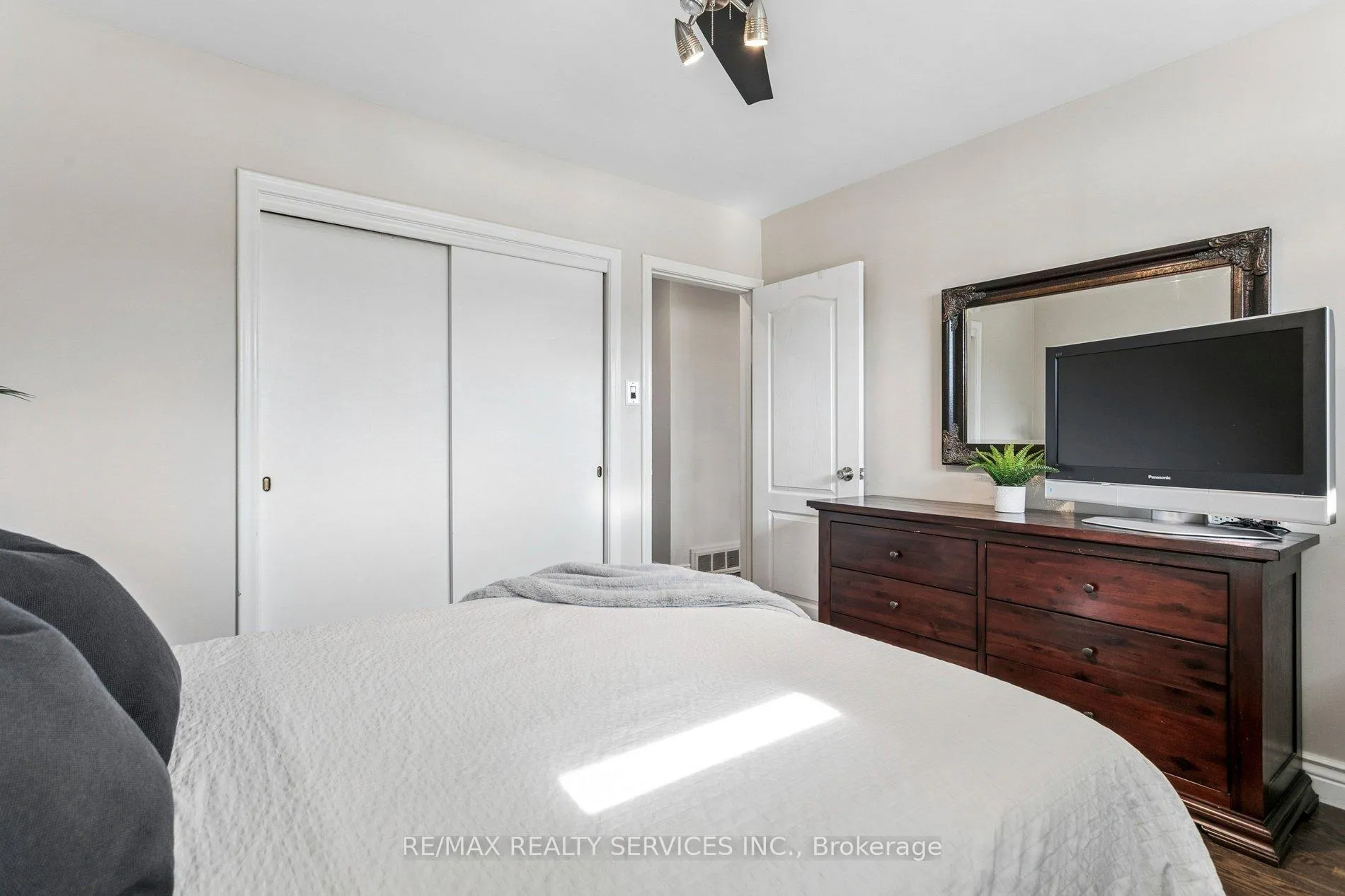 Photo 22 of 92 Eldomar Avenue, Brampton, Brampton East — HOMEH
