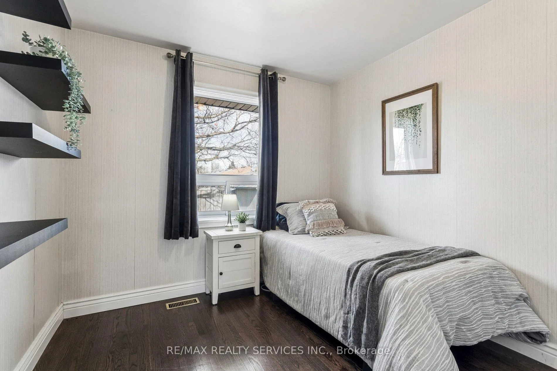 Photo 24 of 92 Eldomar Avenue, Brampton, Brampton East — HOMEH