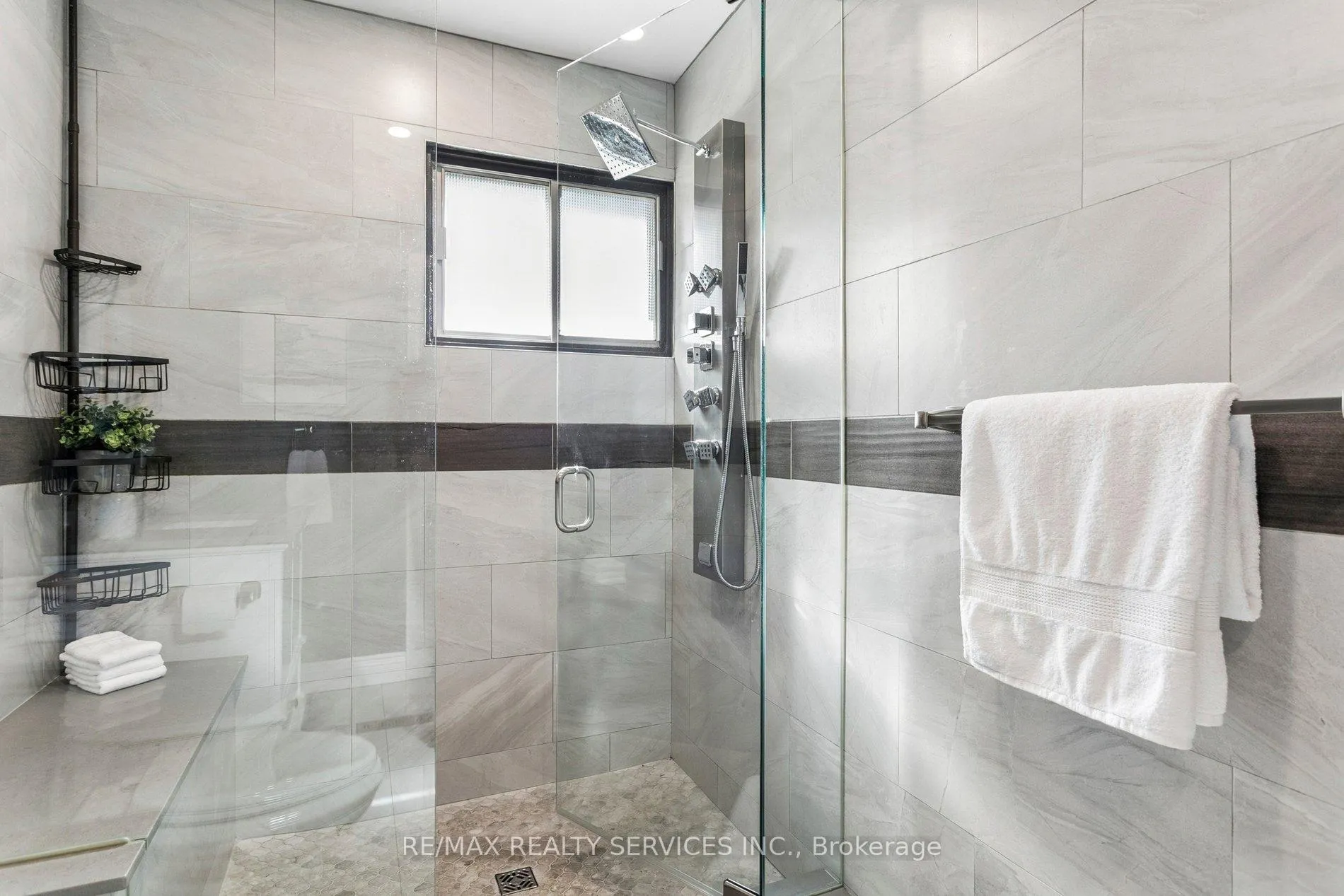 Photo 29 of 92 Eldomar Avenue, Brampton, Brampton East — HOMEH