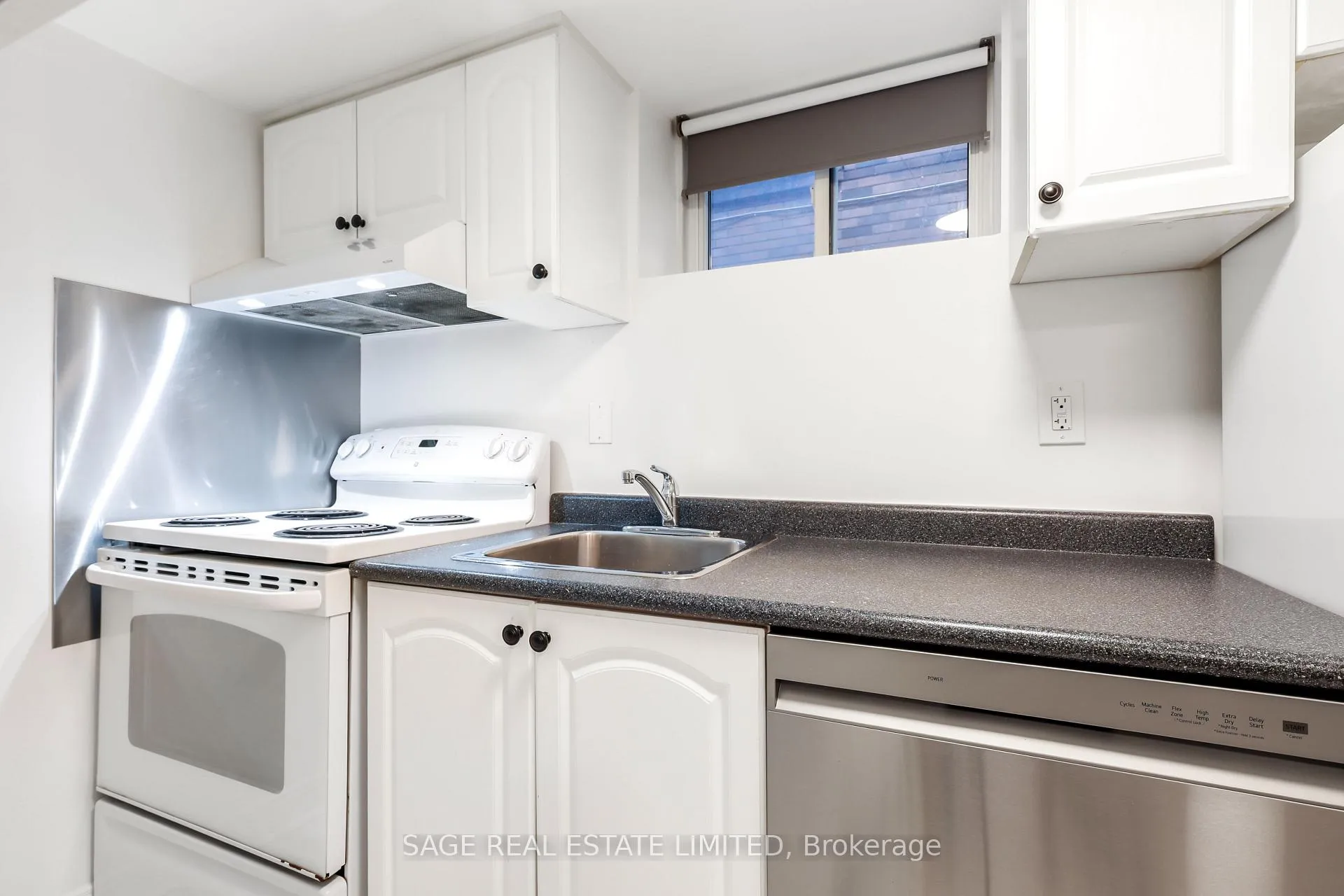 Photo 8 of Unit 1, 118 Braemar Avenue, Toronto, Yonge-Eglinton — HOMEH