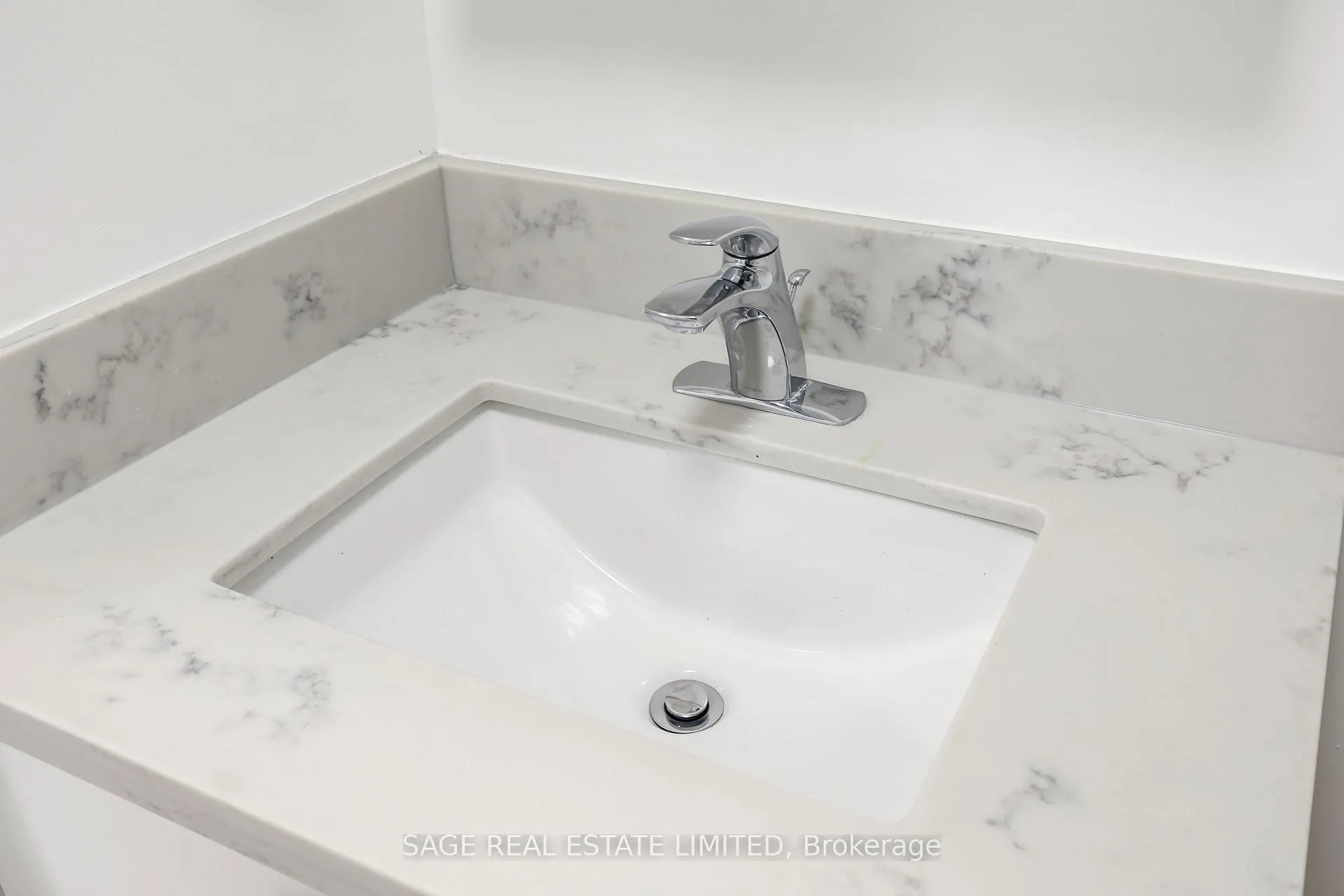 Photo 14 of Unit 1, 118 Braemar Avenue, Toronto, Yonge-Eglinton — HOMEH