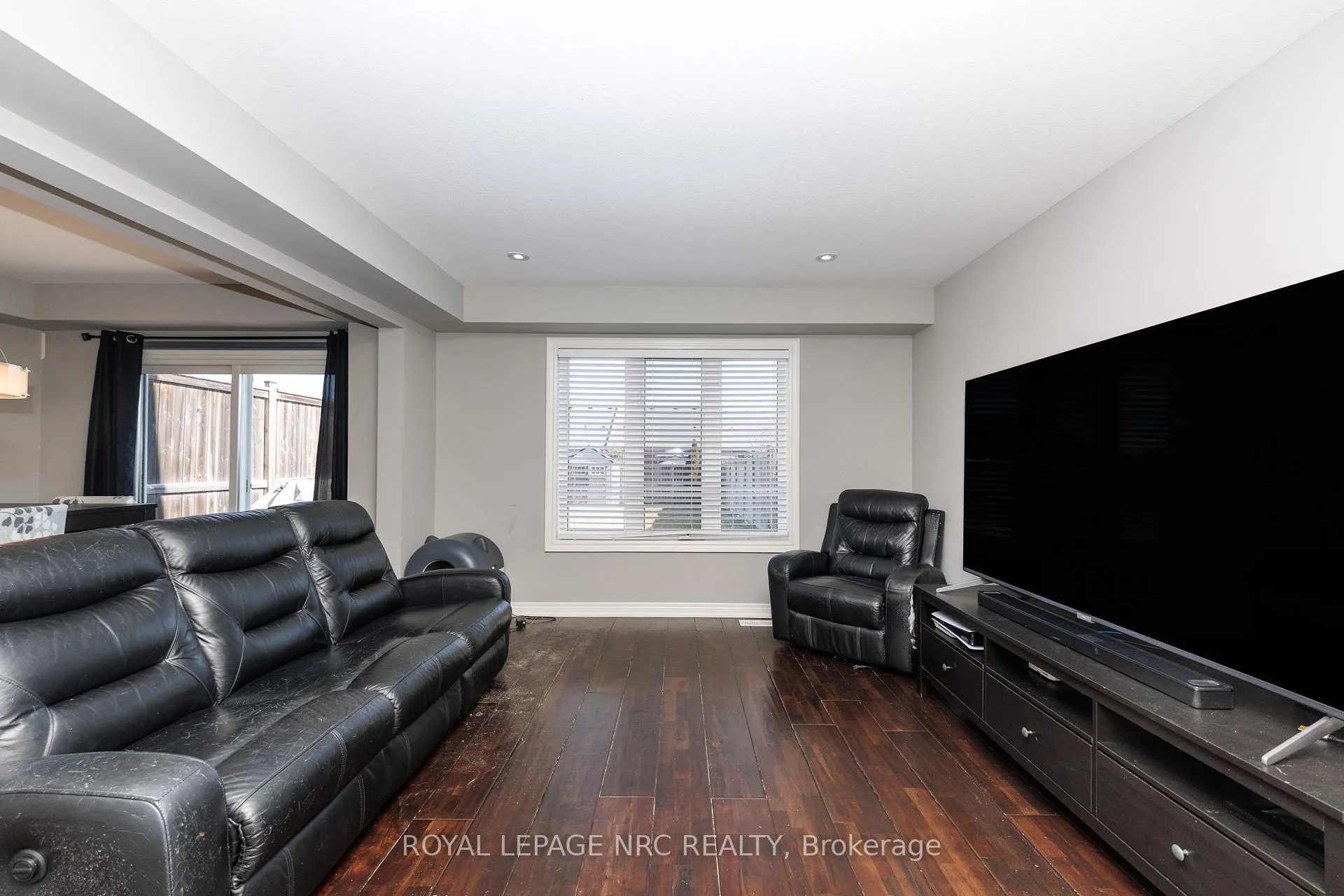 Photo 6 of 205 Cardinal Crescent, Welland, Coyle Creek — HOMEH