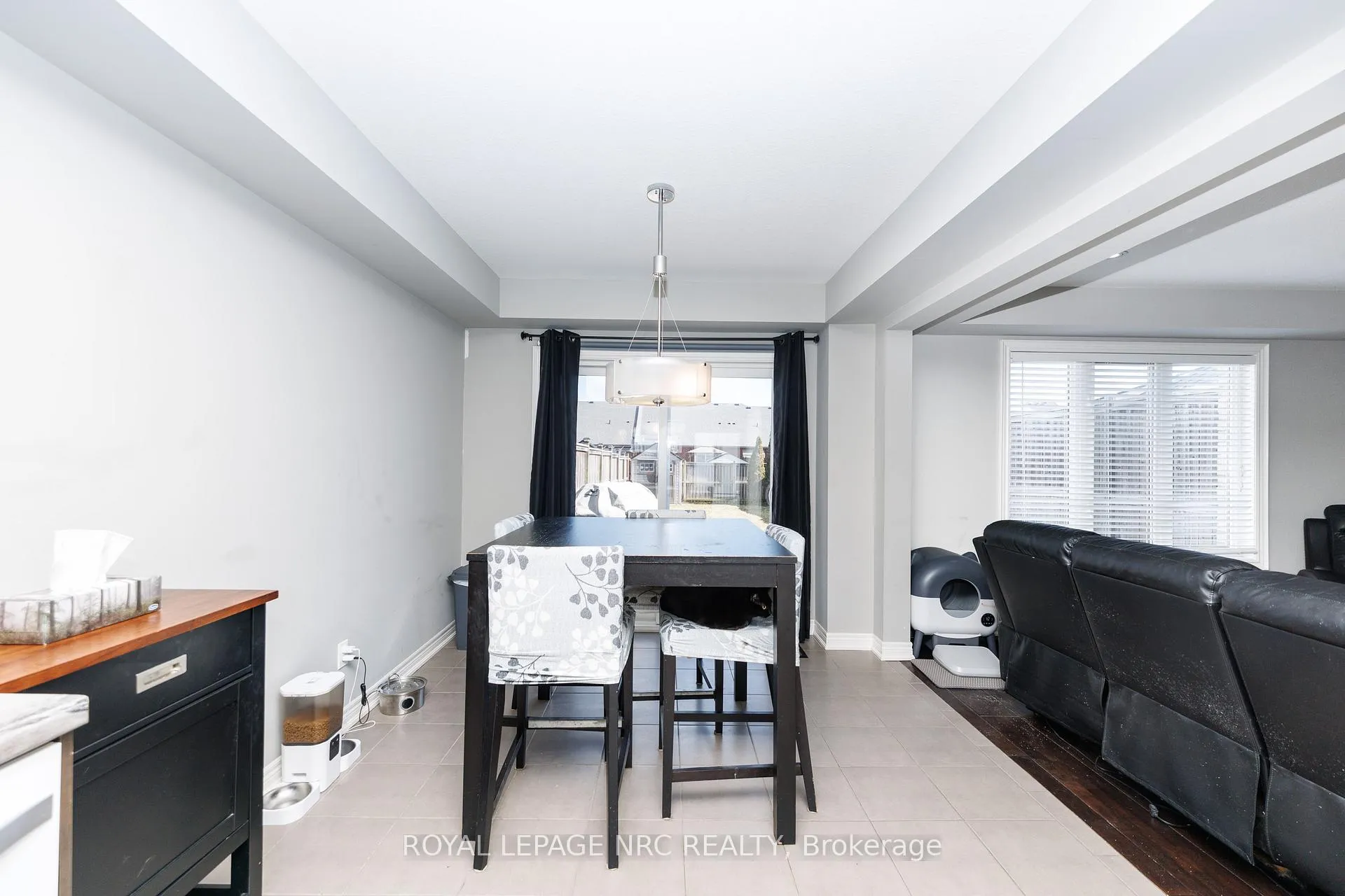 Photo 13 of 205 Cardinal Crescent, Welland, Coyle Creek — HOMEH