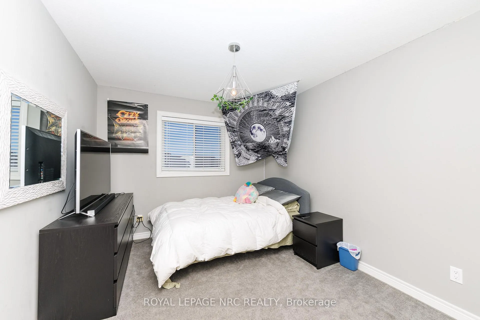 Photo 21 of 205 Cardinal Crescent, Welland, Coyle Creek — HOMEH