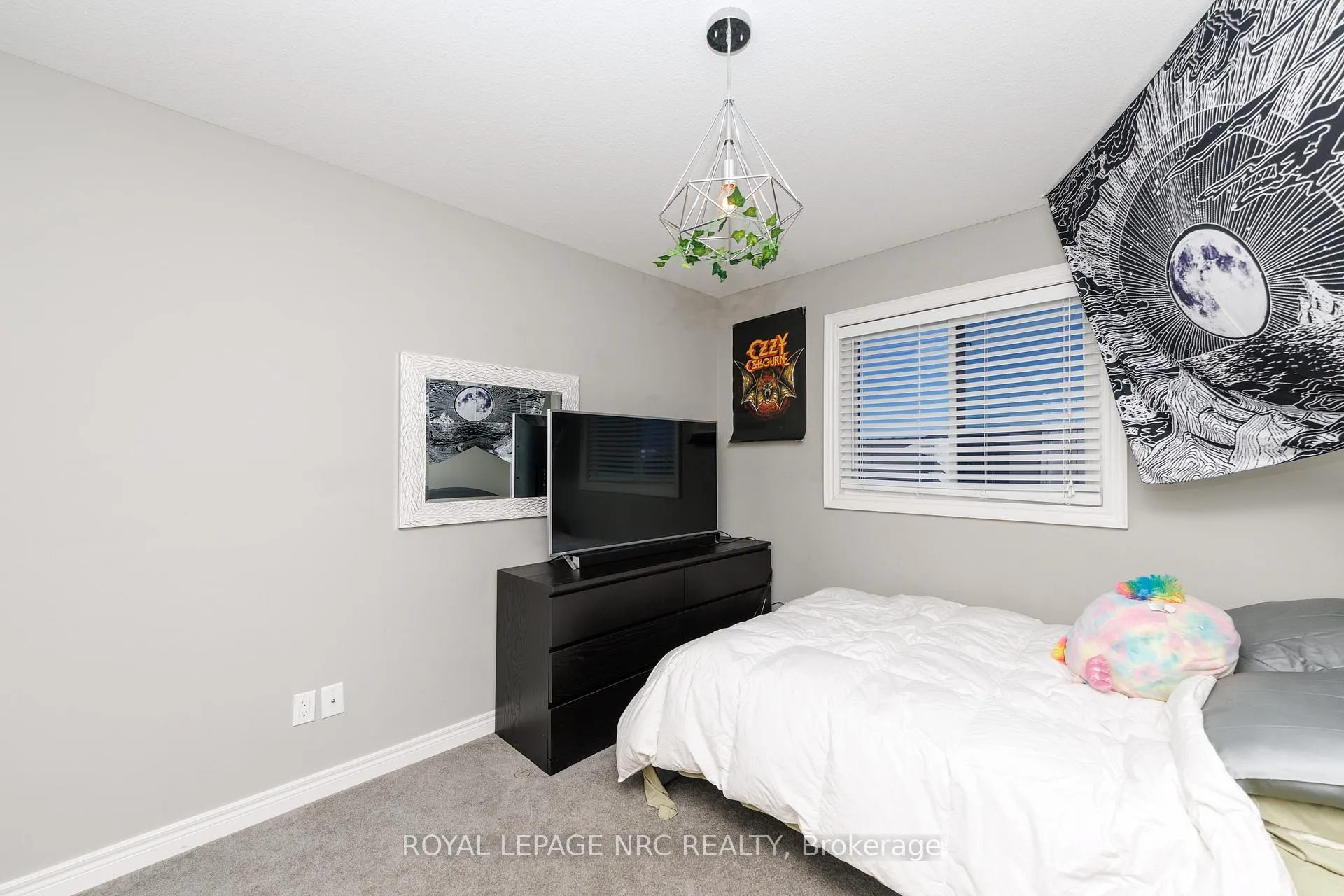 Photo 22 of 205 Cardinal Crescent, Welland, Coyle Creek — HOMEH