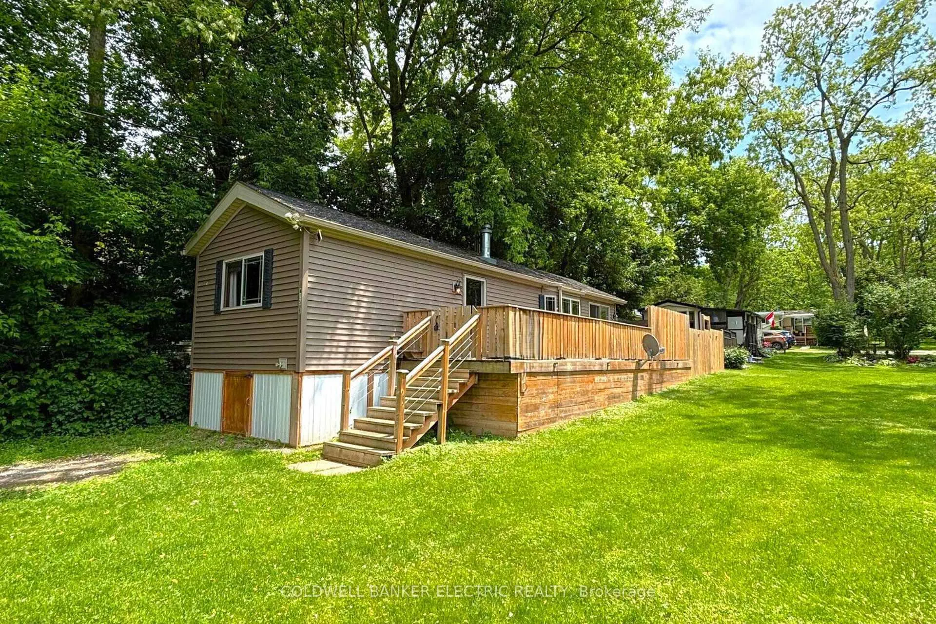Front of Unit 485B, 5139 Halstead Beach Road
