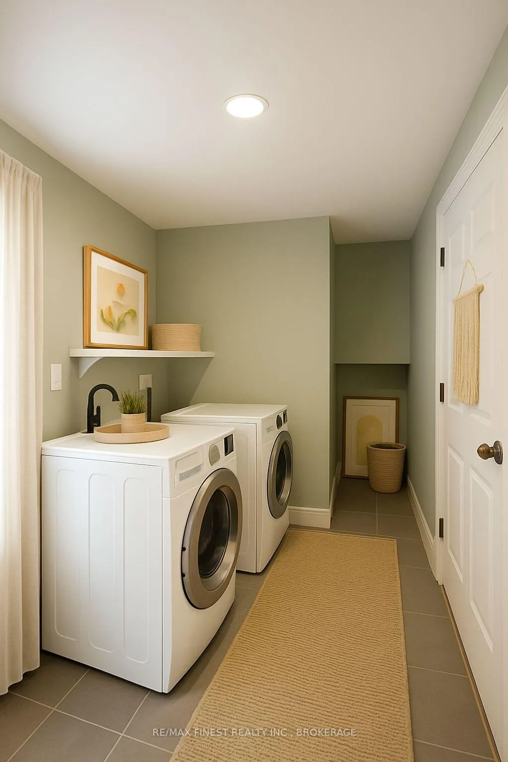 Photo 9 of Unit A, 7 Ainsley Place, Kingston, Rideau — HOMEH
