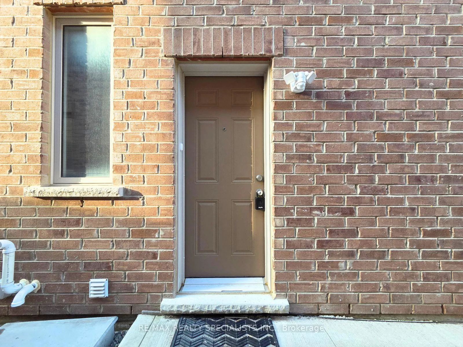 Photo 2 of Unit Bsmt, 117 Adventura Road, Brampton, Northwest Brampton — HOMEH