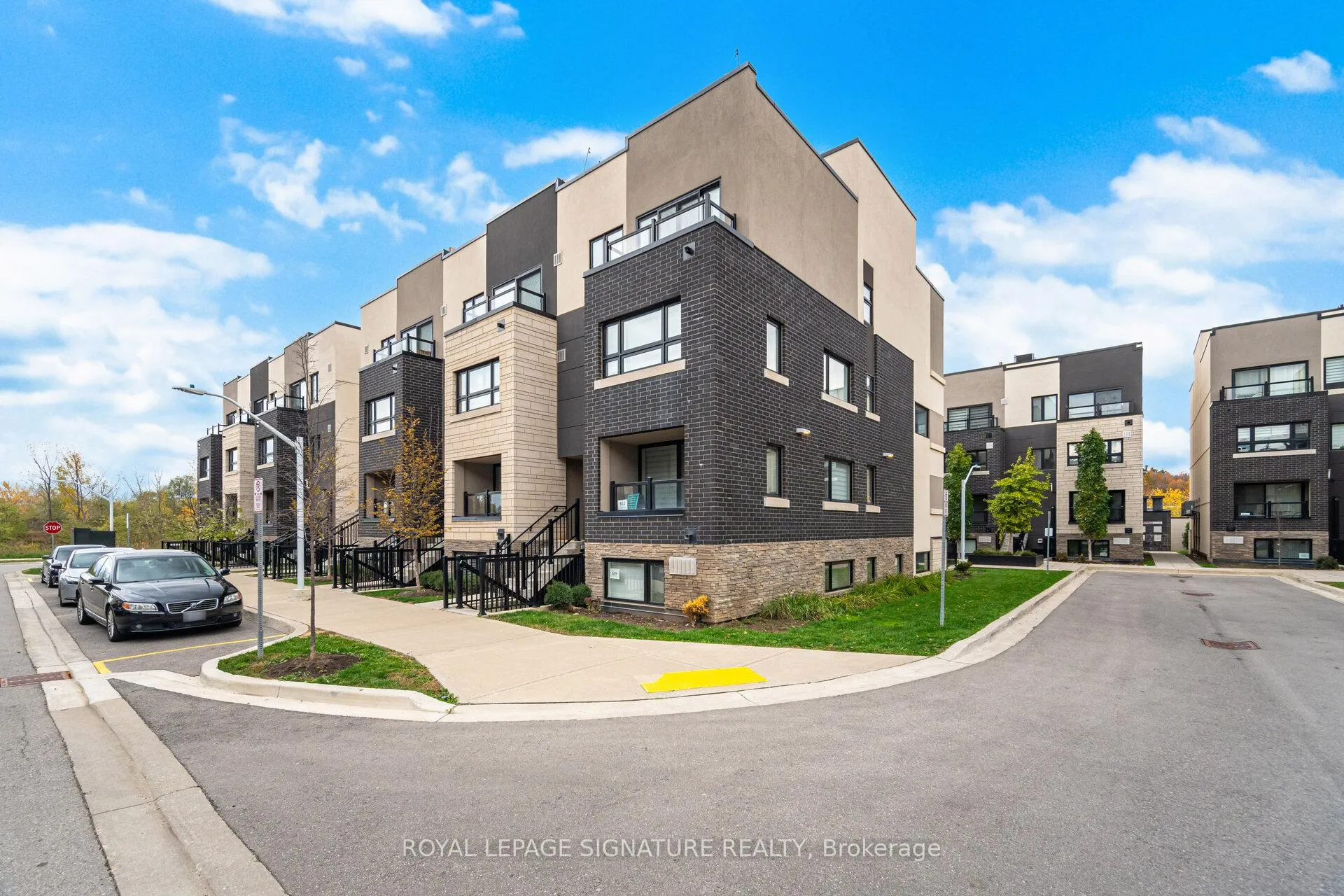 Photo 1 of Unit 610, 1129 Cooke Boulevard, Burlington, LaSalle — HOMEH