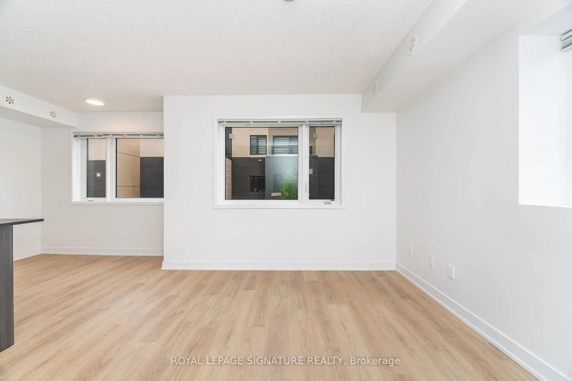 Photo 12 of Unit 610, 1129 Cooke Boulevard, Burlington, LaSalle — HOMEH