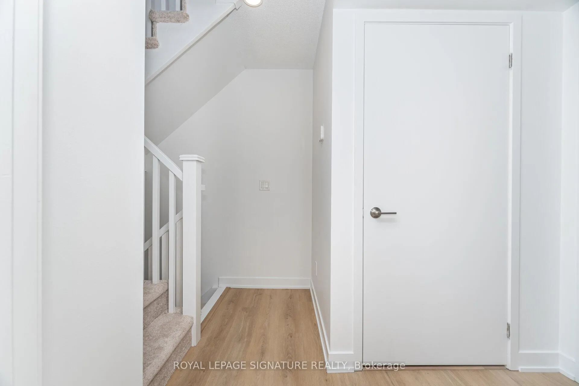 Photo 15 of Unit 610, 1129 Cooke Boulevard, Burlington, LaSalle — HOMEH
