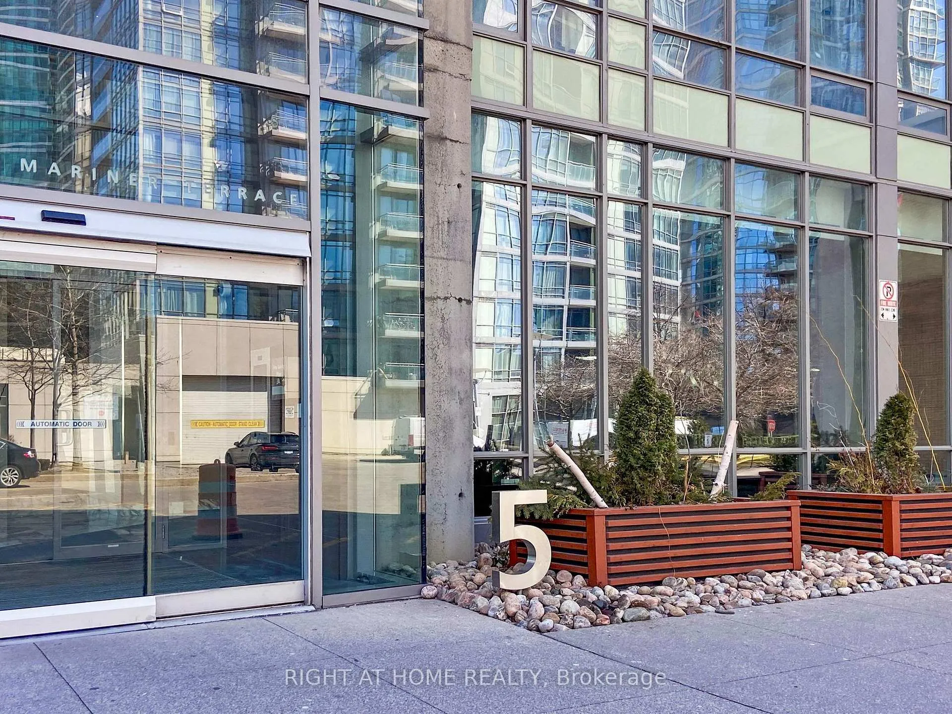 Photo 6 of Unit 2908, 5 Mariner Terrace, Toronto, Waterfront Communities — HOMEH