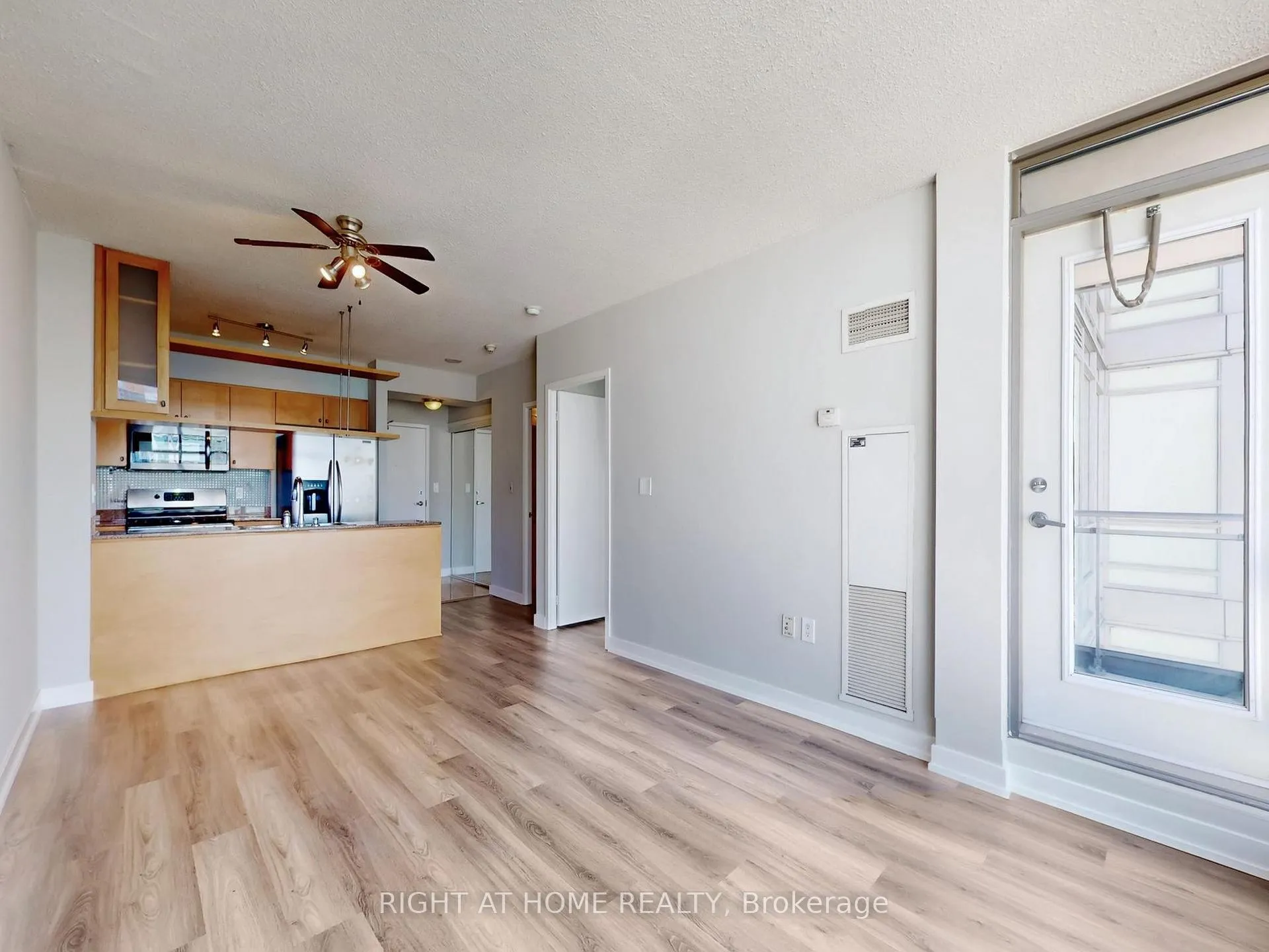 Photo 9 of Unit 2908, 5 Mariner Terrace, Toronto, Waterfront Communities — HOMEH
