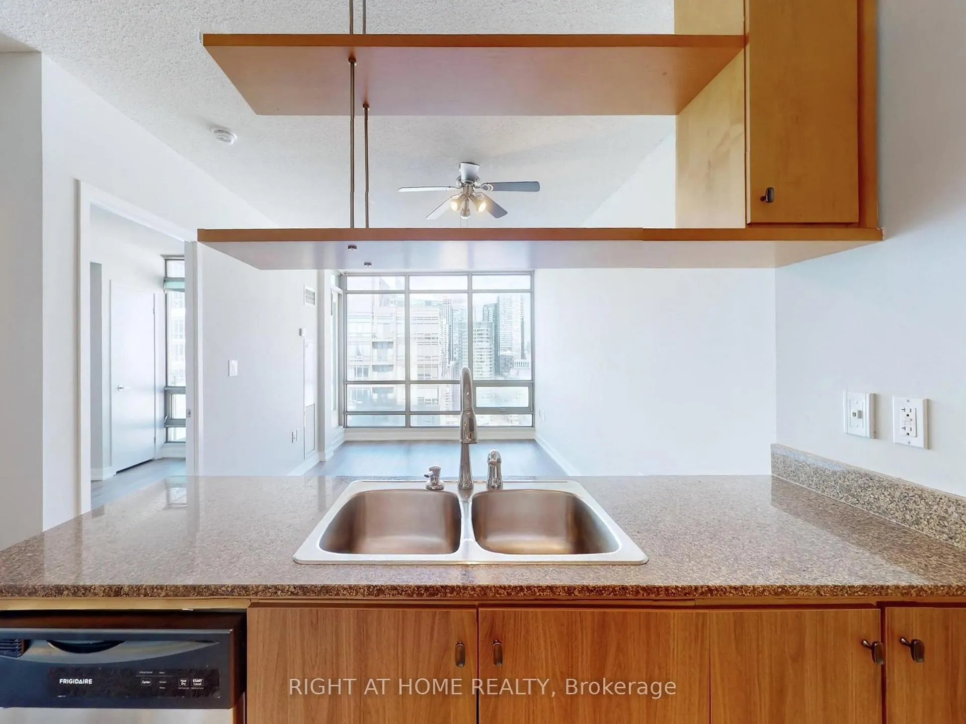 Photo 14 of Unit 2908, 5 Mariner Terrace, Toronto, Waterfront Communities — HOMEH