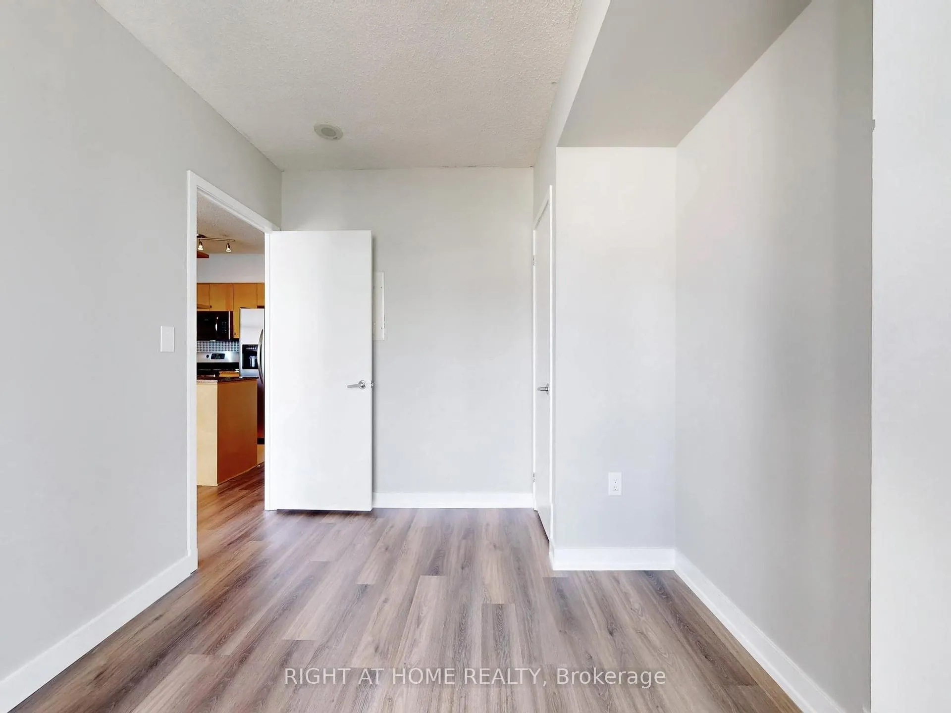 Photo 17 of Unit 2908, 5 Mariner Terrace, Toronto, Waterfront Communities — HOMEH