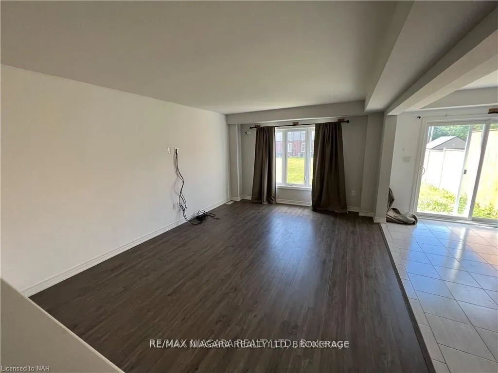 Photo 4 of 8028 Cole Court, Niagara Falls, Oldfield — HOMEH