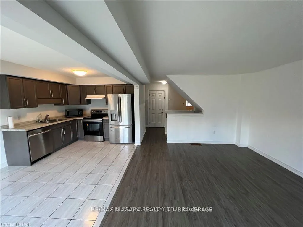 Photo 6 of 8028 Cole Court, Niagara Falls, Oldfield — HOMEH